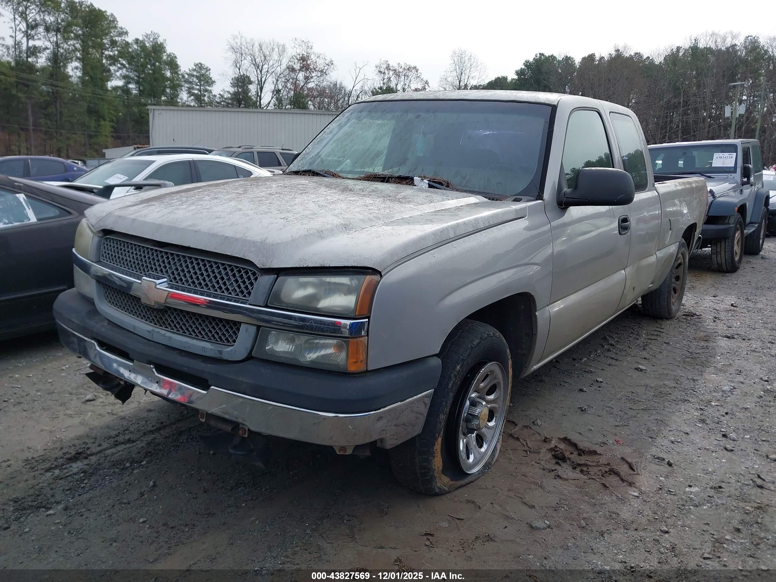 CHEVROLET SILVERADO image 2