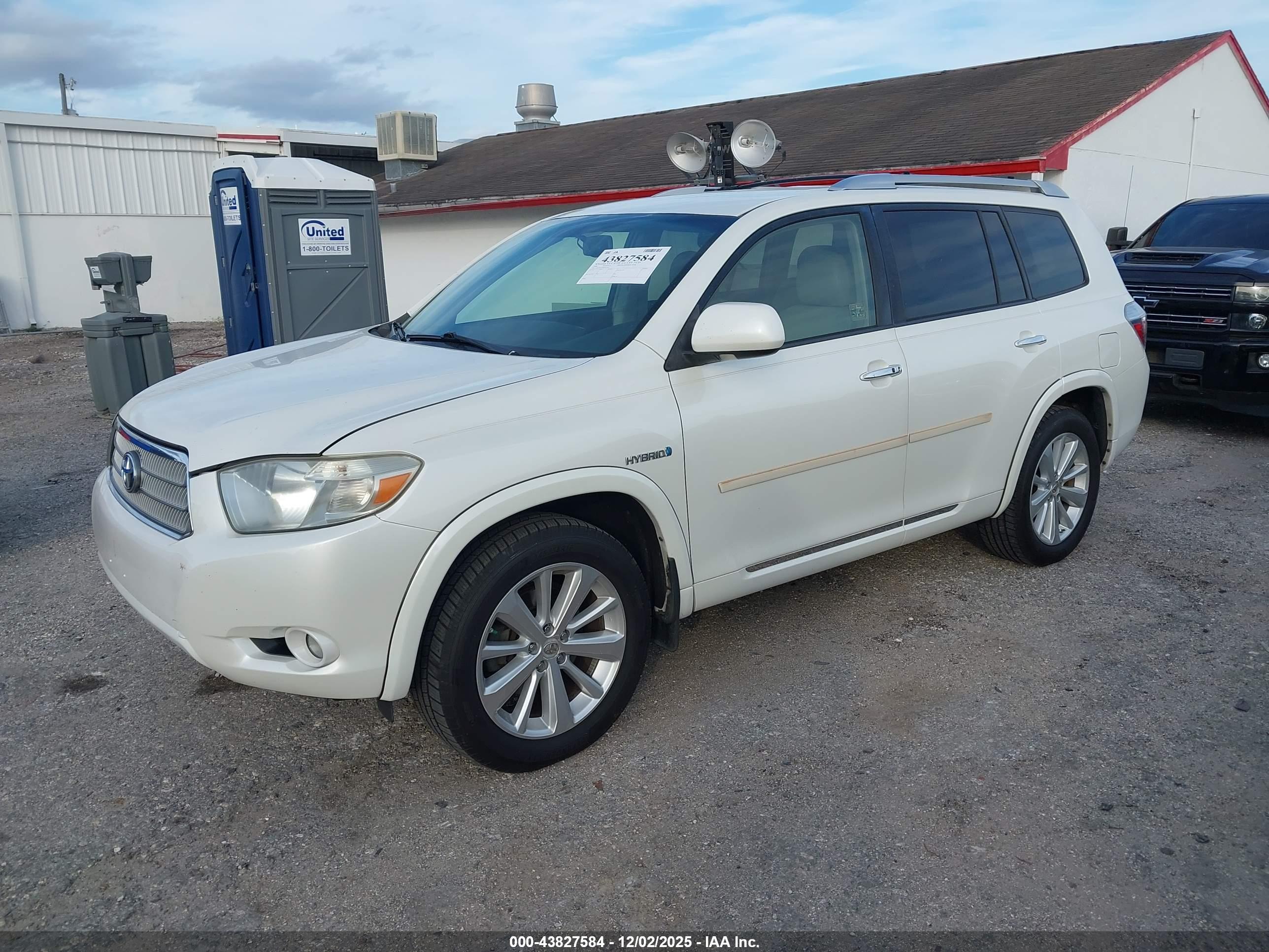 TOYOTA HIGHLANDER image 2