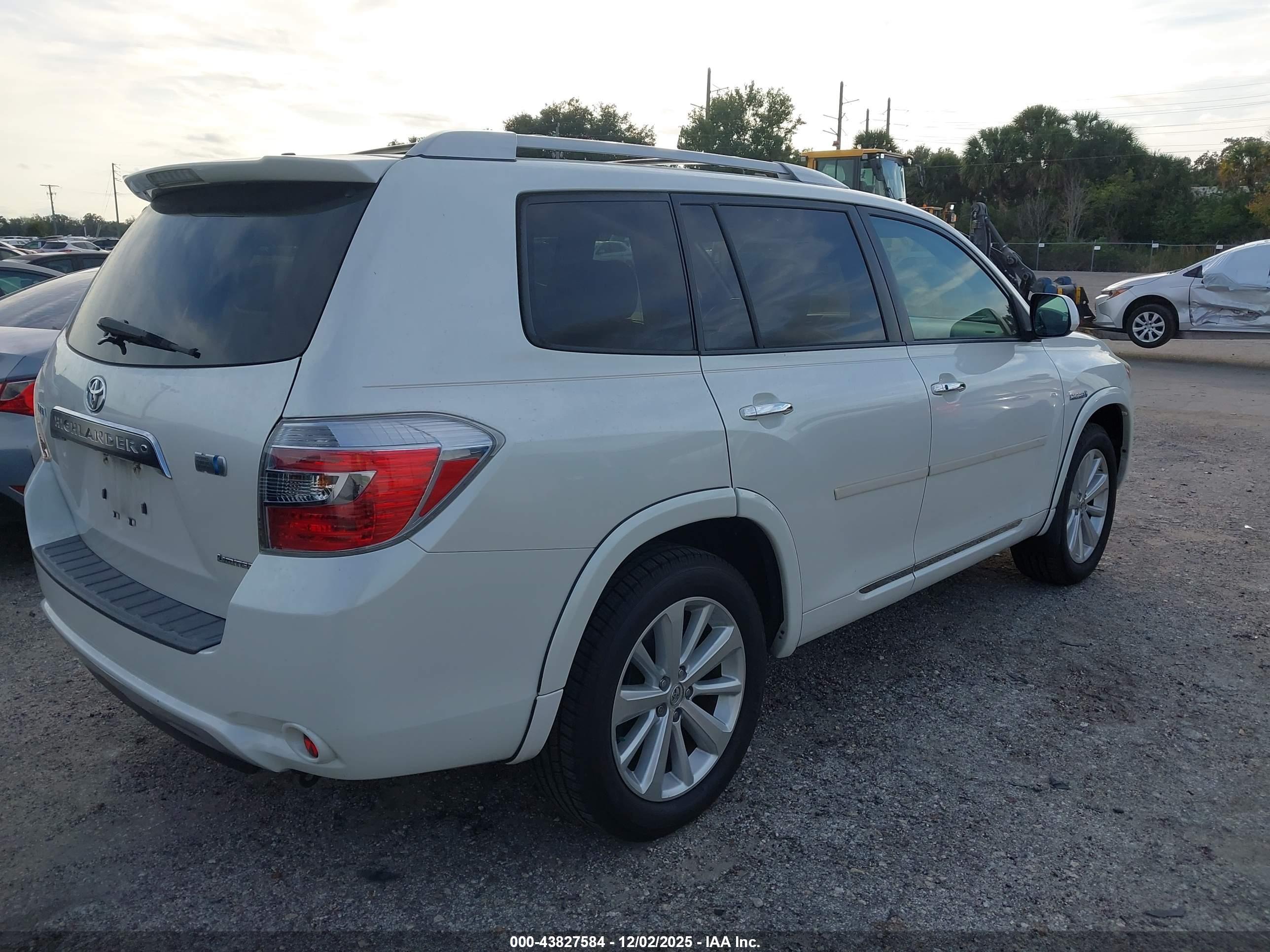 TOYOTA HIGHLANDER image 4
