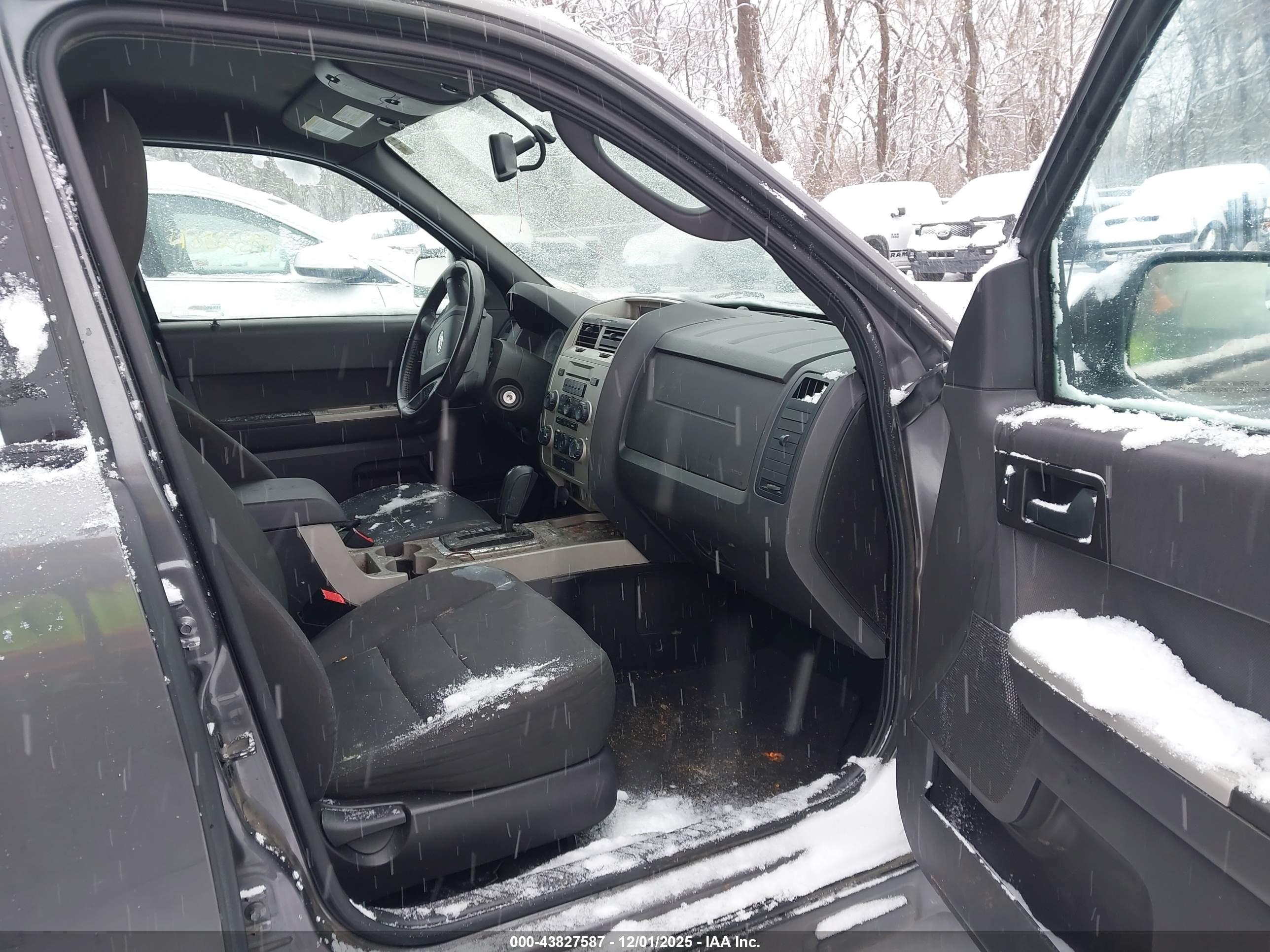 FORD ESCAPE image 5