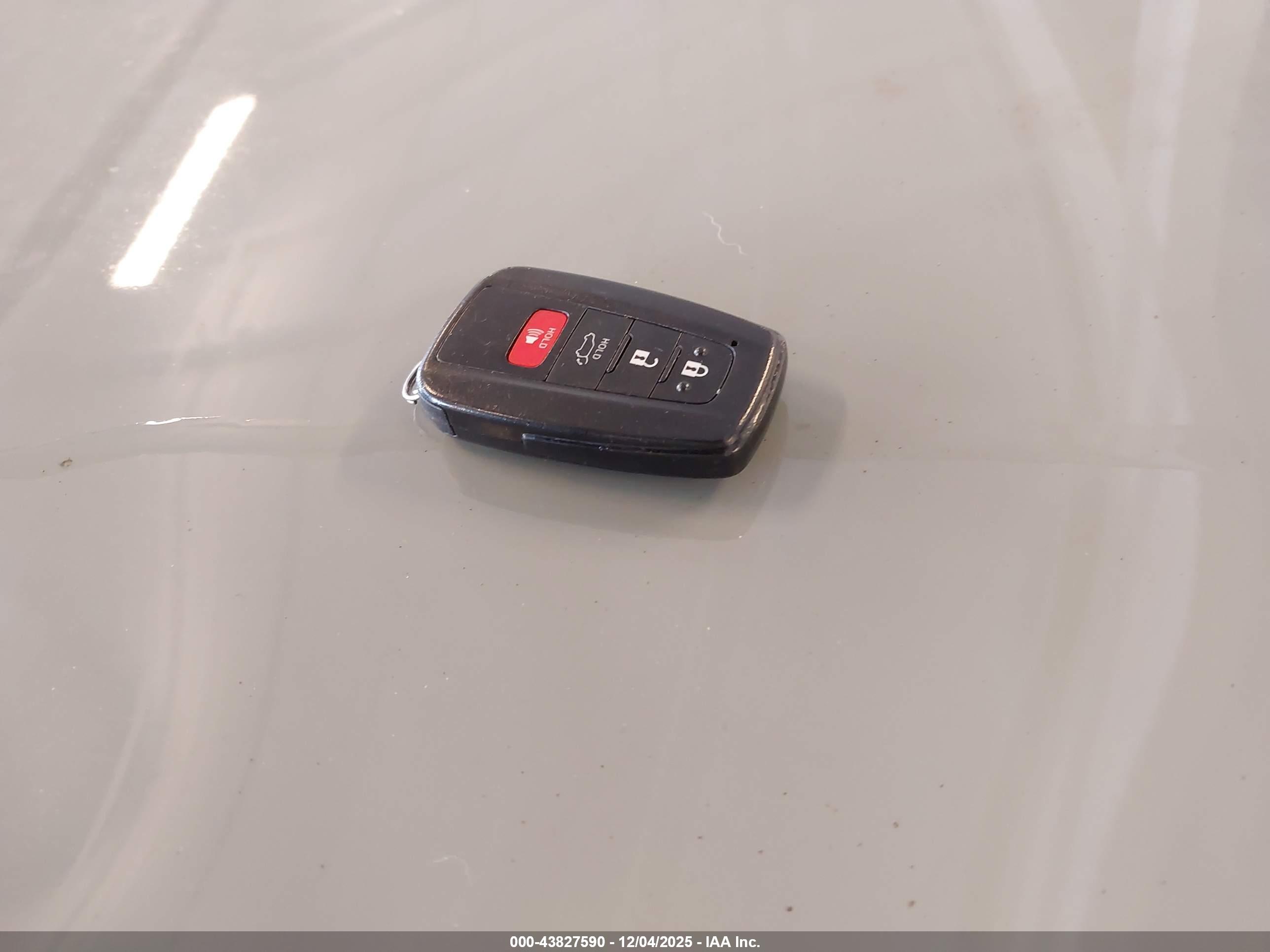 TOYOTA RAV4 image 11