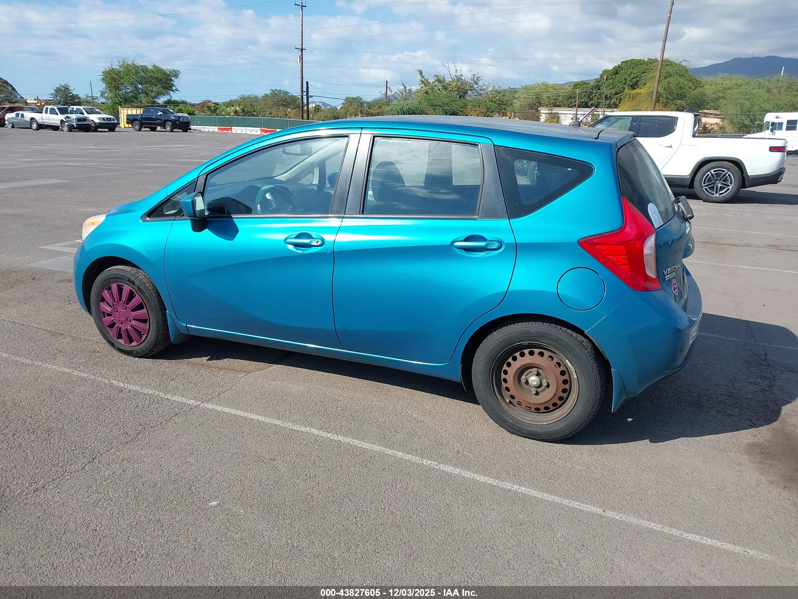 NISSAN VERSA image 3