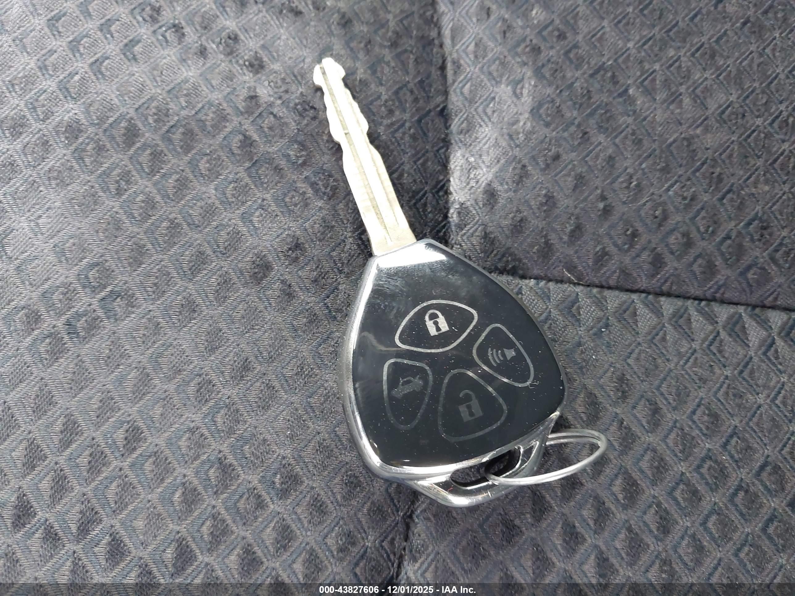 TOYOTA CAMRY image 11