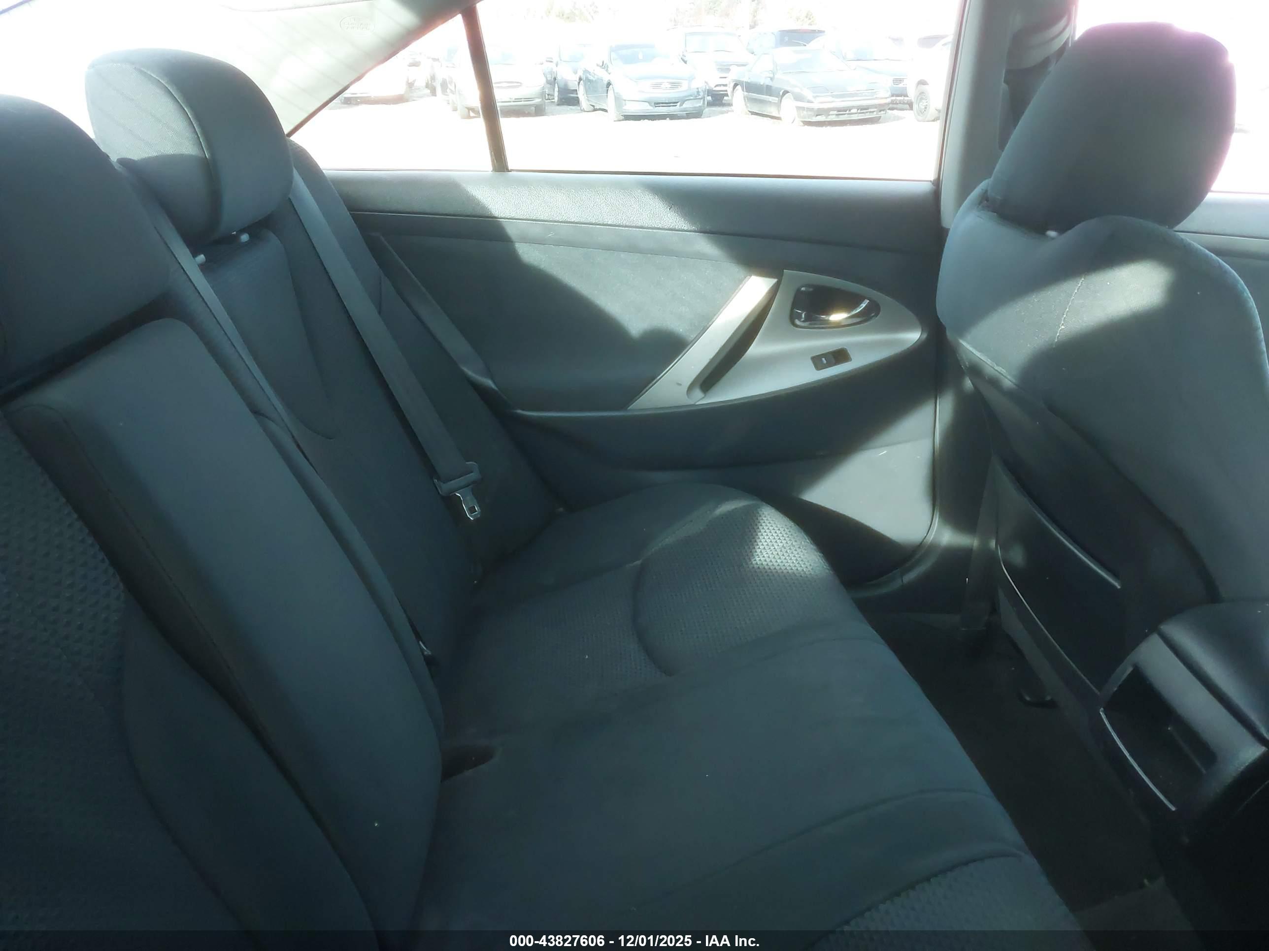 TOYOTA CAMRY image 8