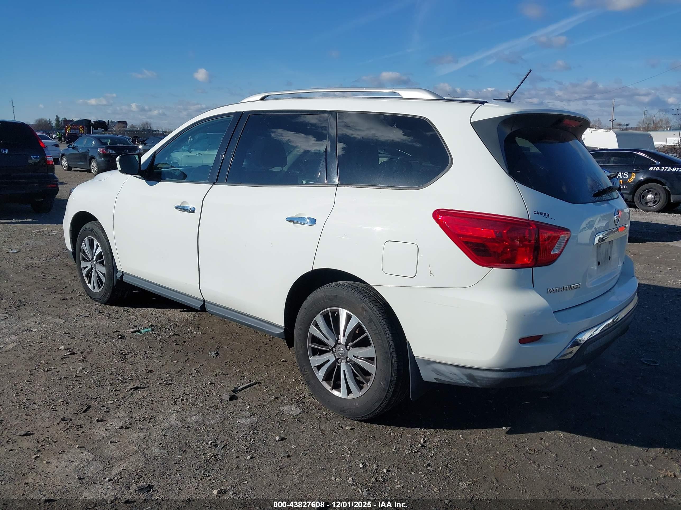 NISSAN PATHFINDER image 3