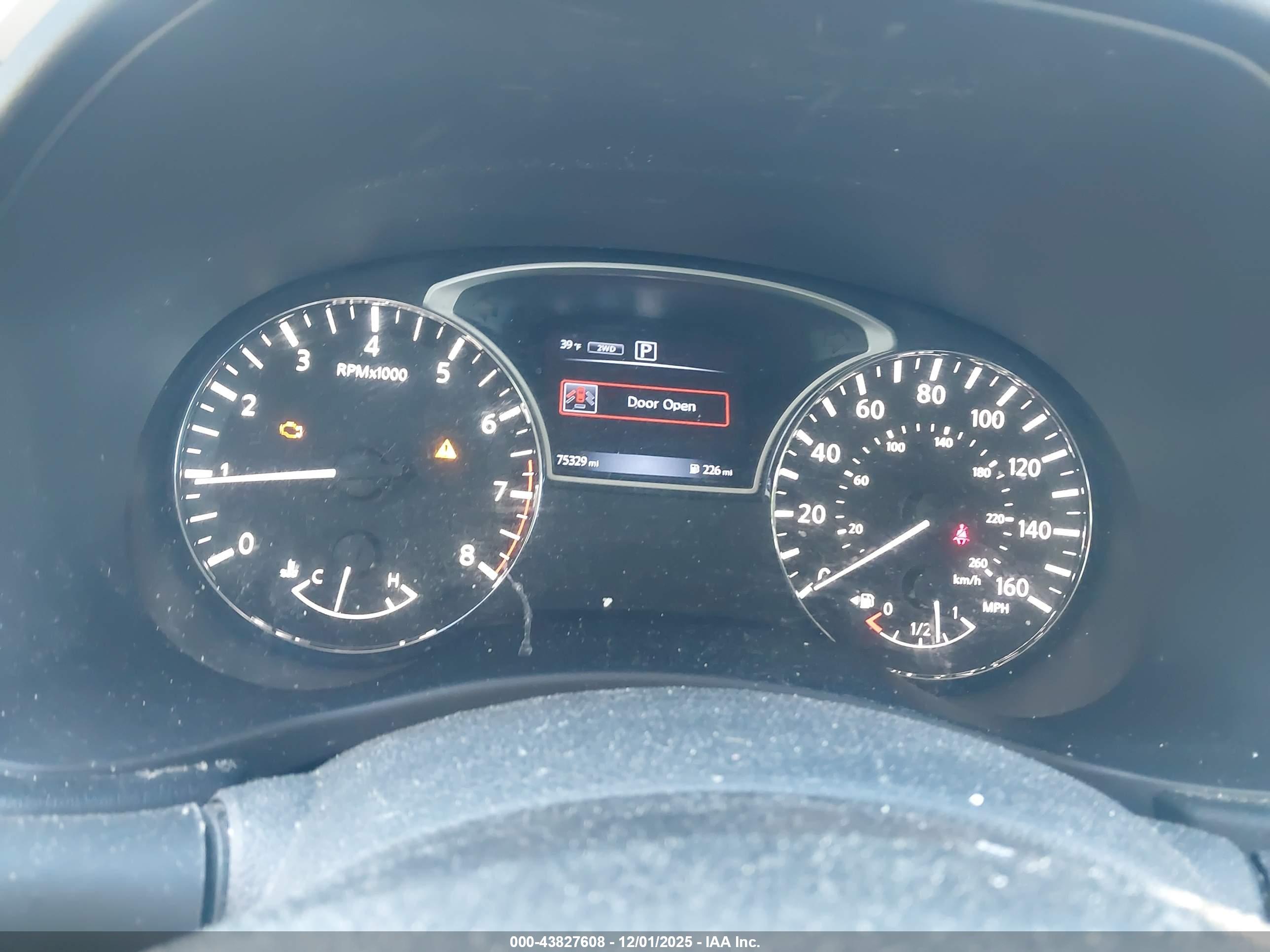 NISSAN PATHFINDER image 7