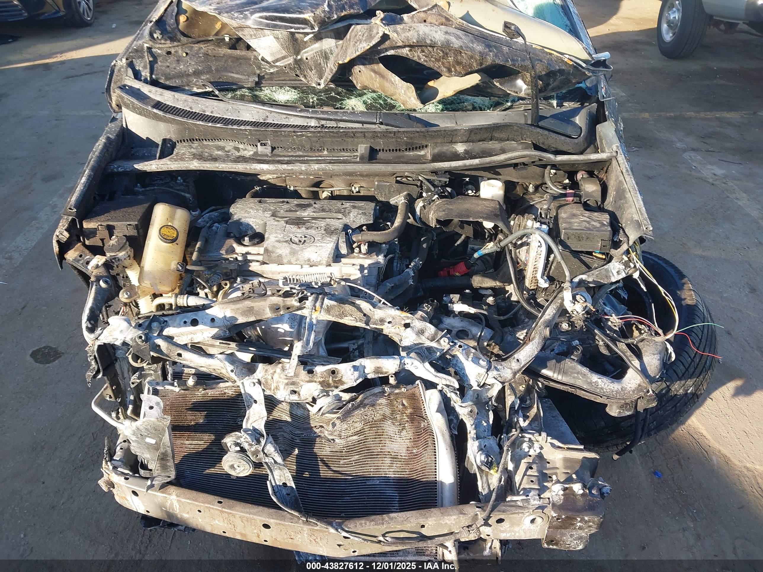 TOYOTA RAV4 image 10