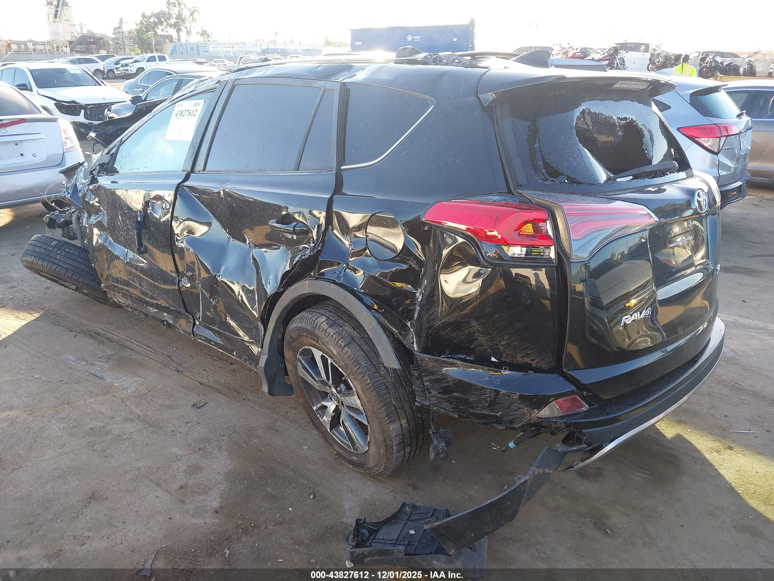 TOYOTA RAV4 image 3