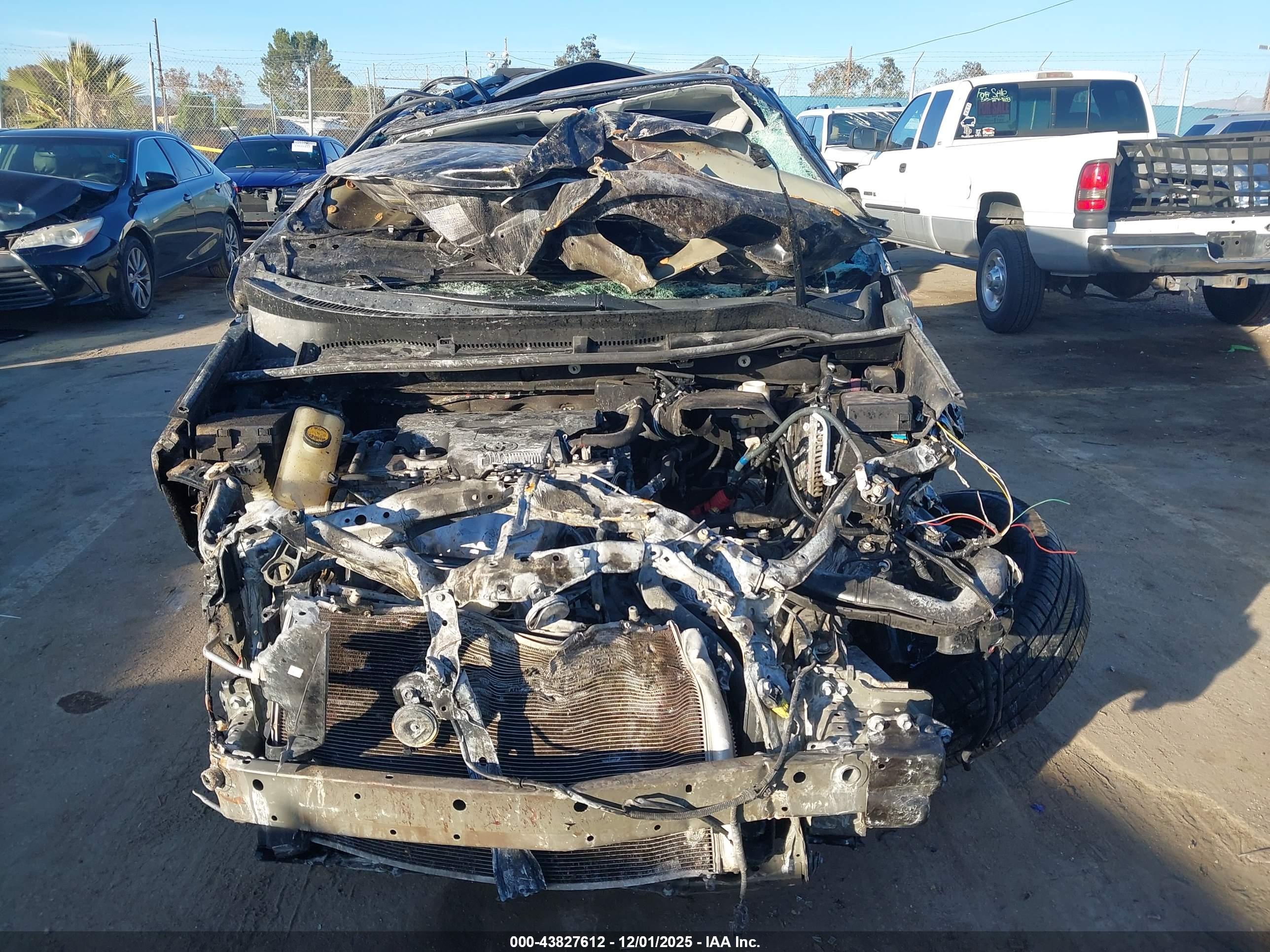 TOYOTA RAV4 image 6