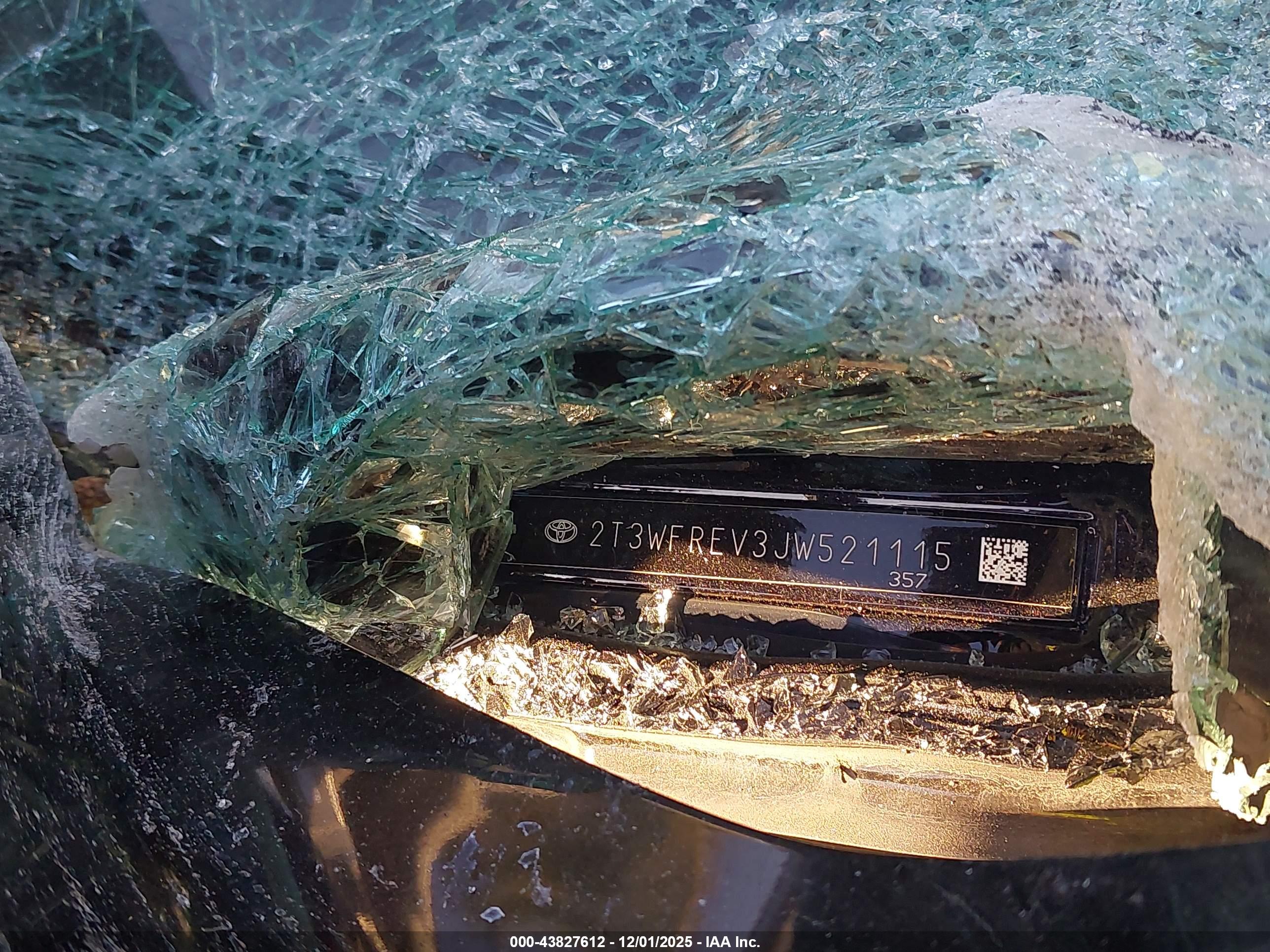 TOYOTA RAV4 image 9