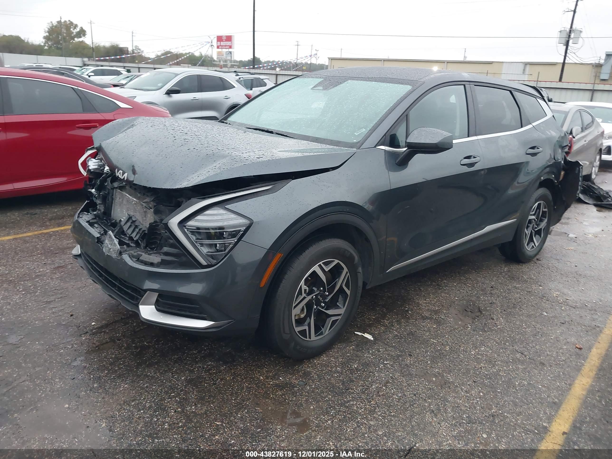 KIA SPORTAGE image 2