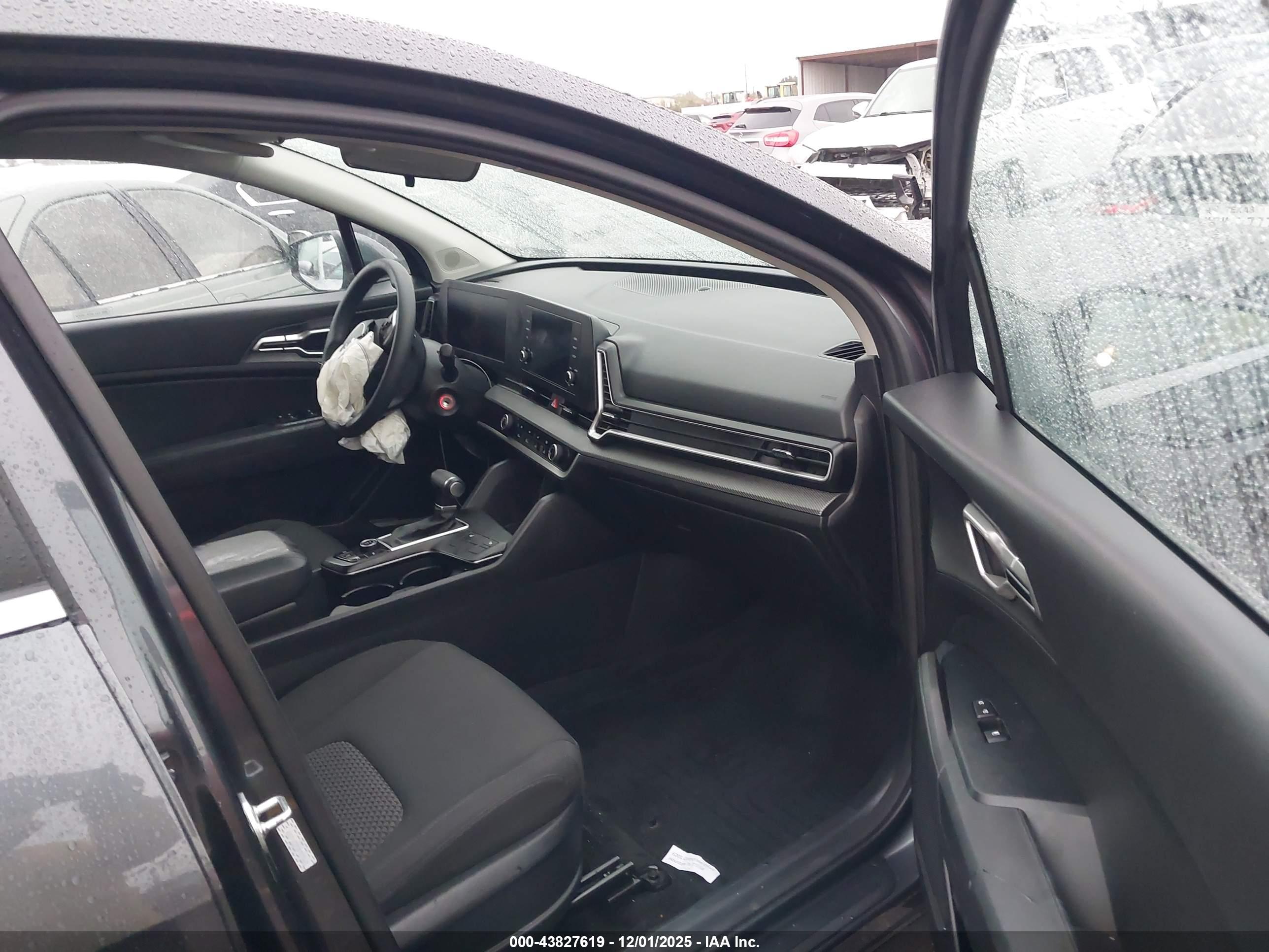 KIA SPORTAGE image 5