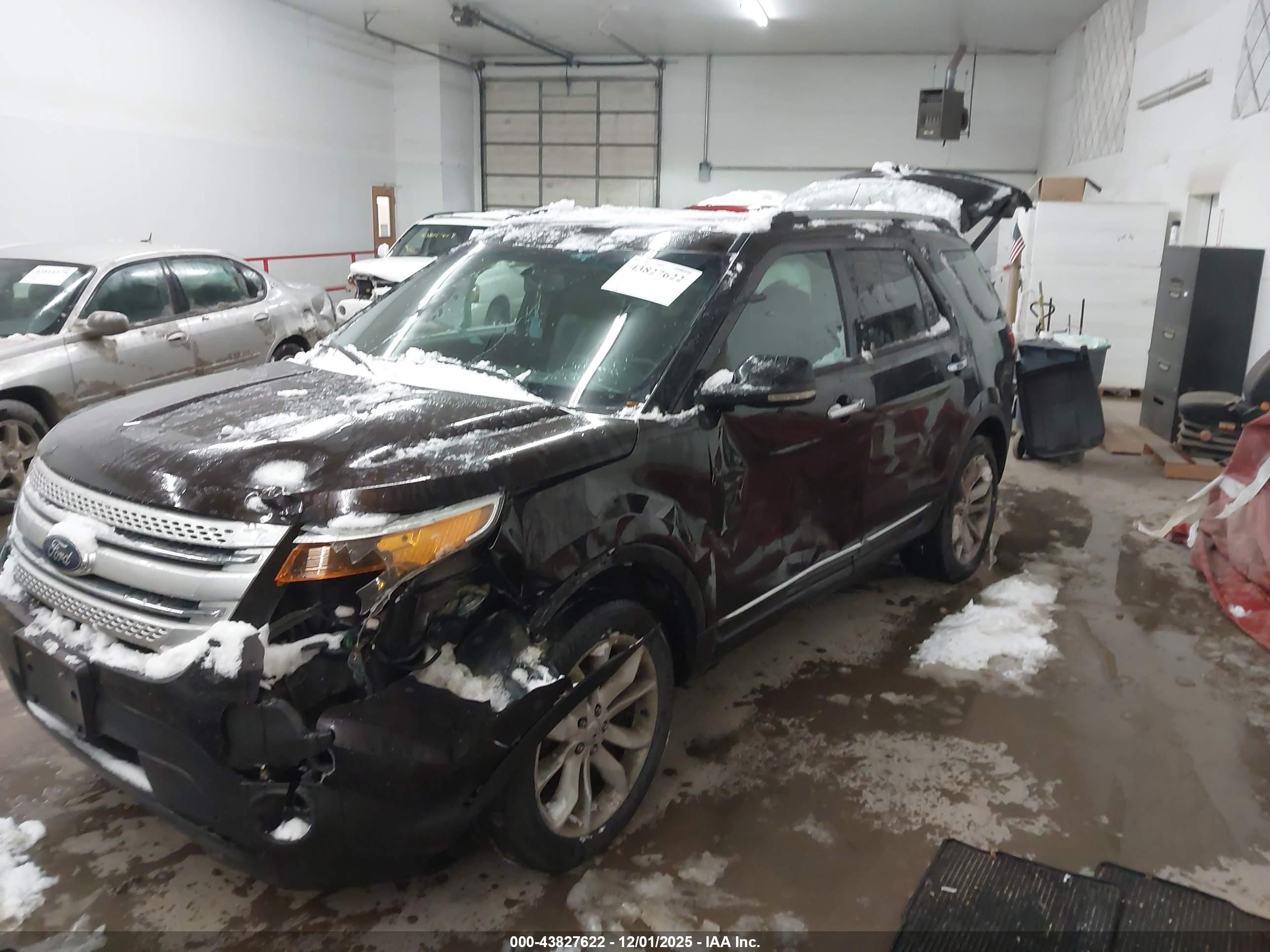 FORD EXPLORER image 2