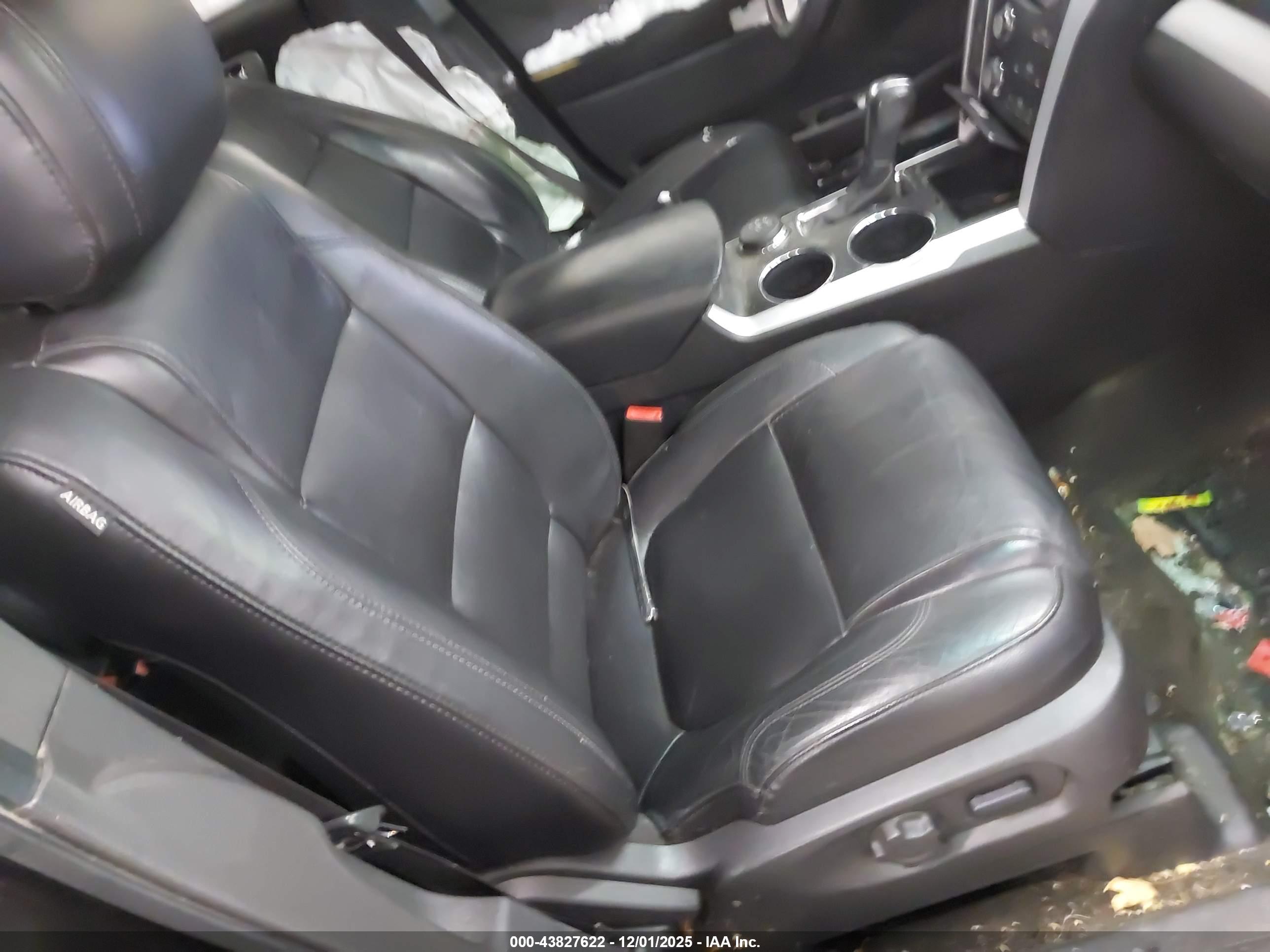 FORD EXPLORER image 5