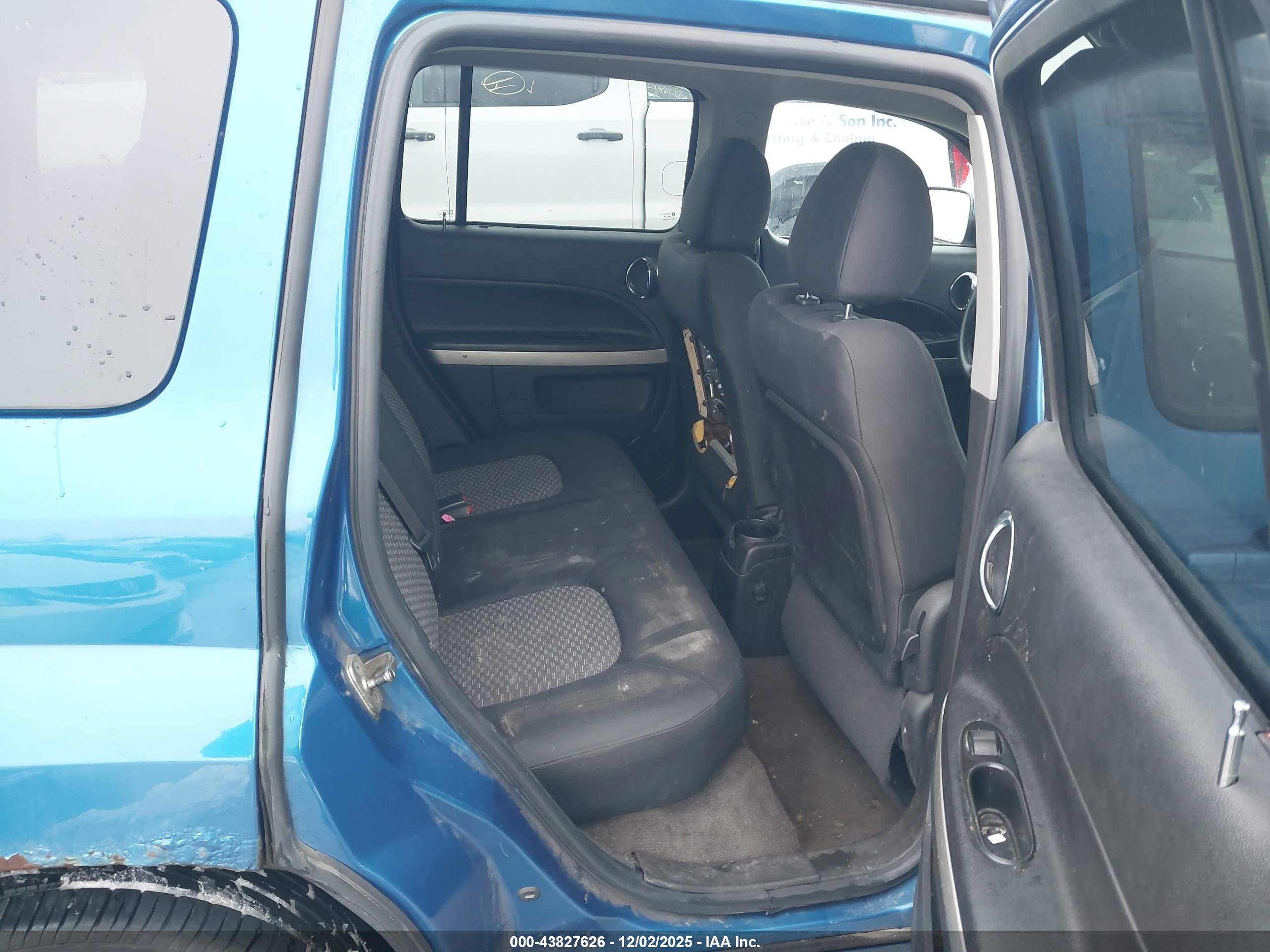 CHEVROLET HHR image 8