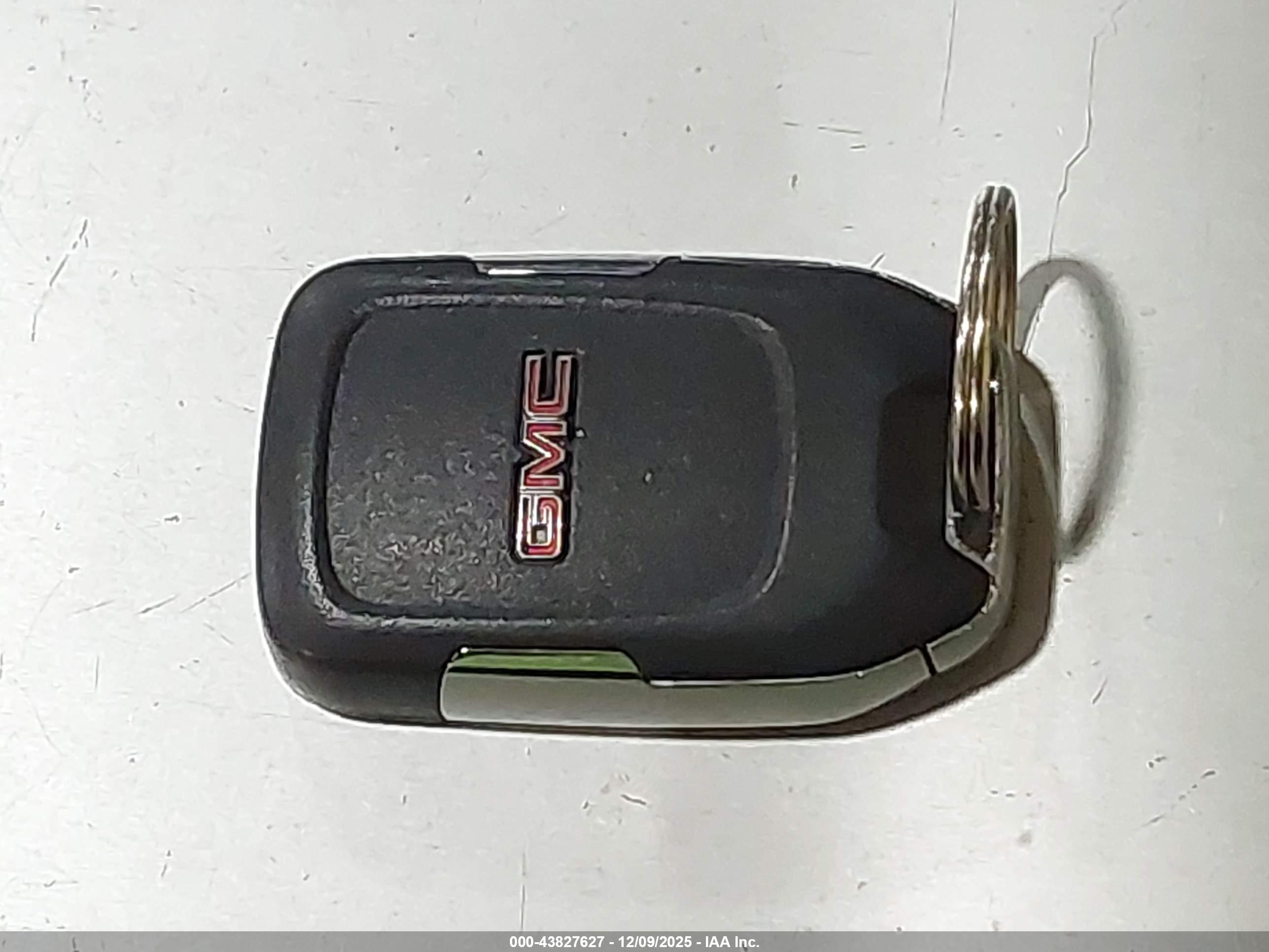 GMC TERRAIN image 11