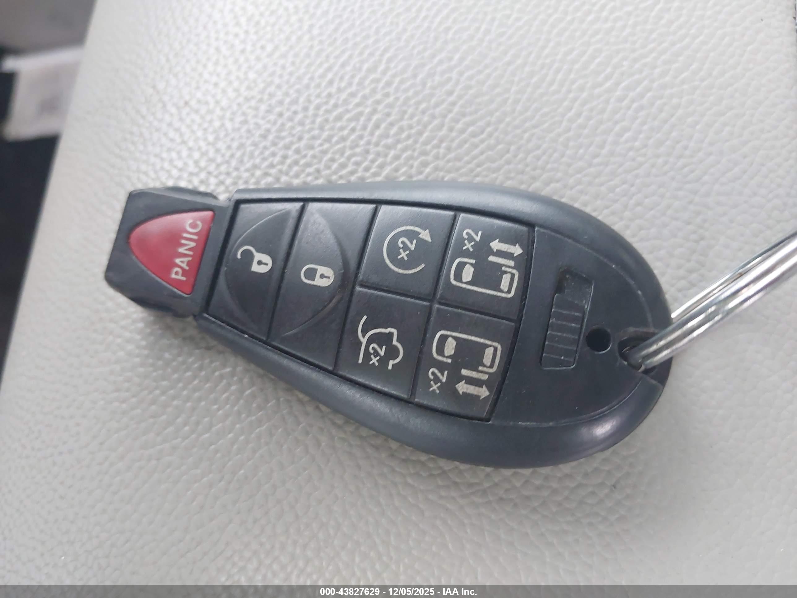 CHRYSLER TOWN image 11
