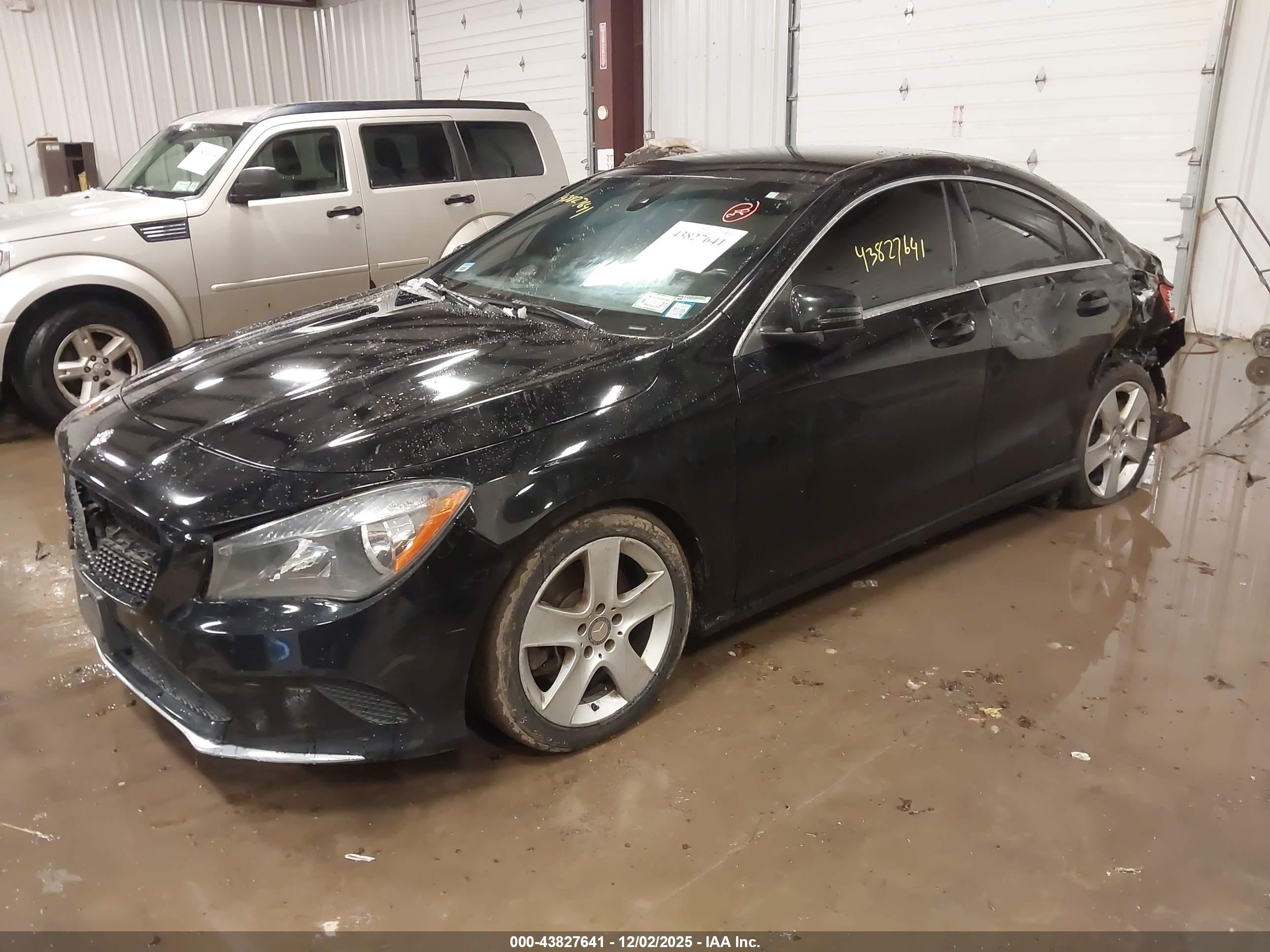 MERCEDES-BENZ CLA image 2