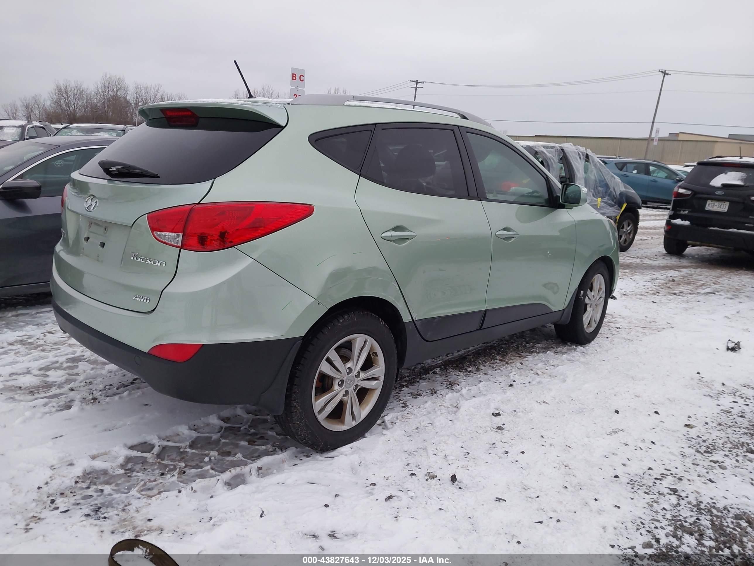 HYUNDAI TUCSON image 4