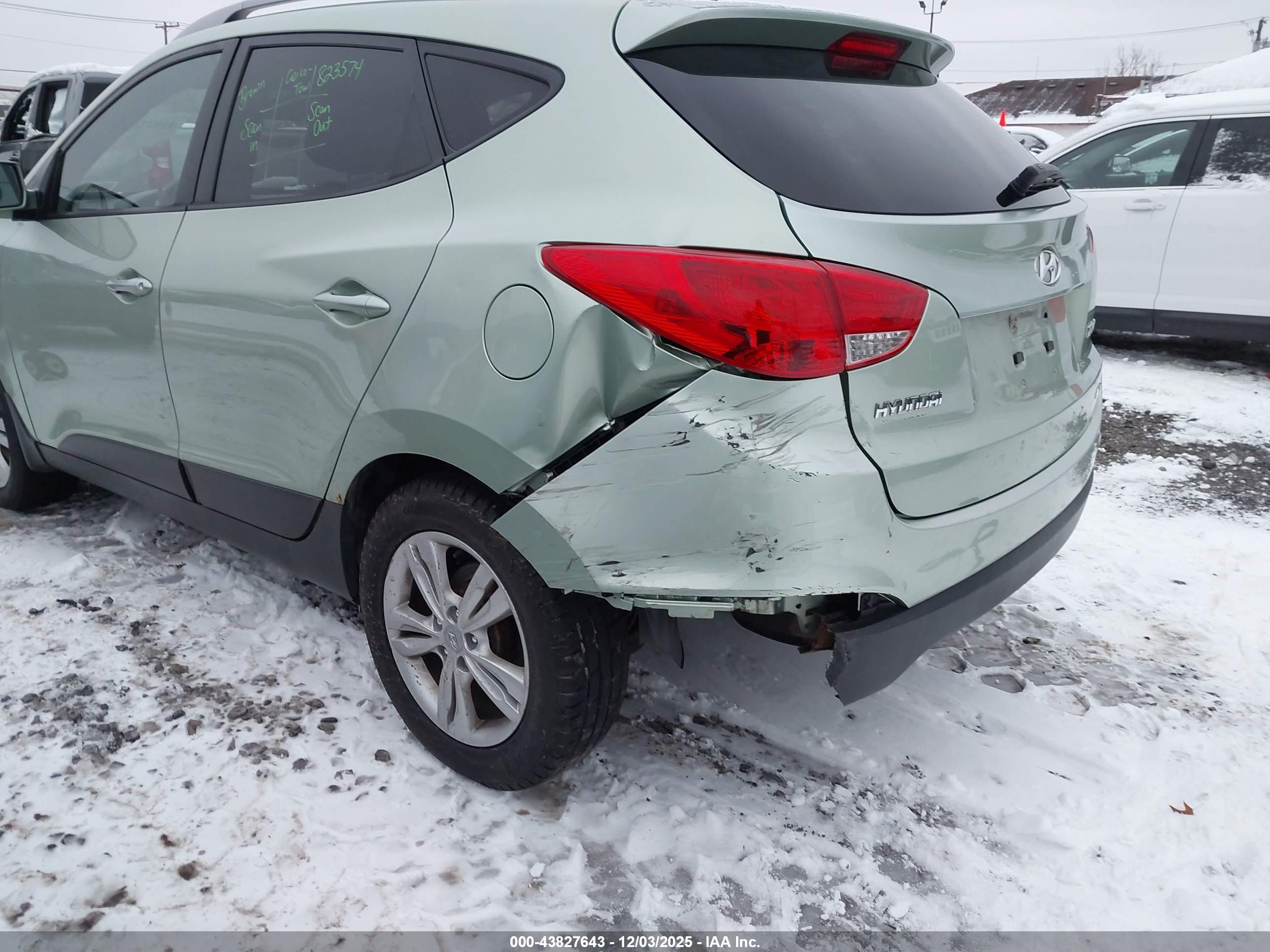HYUNDAI TUCSON image 6