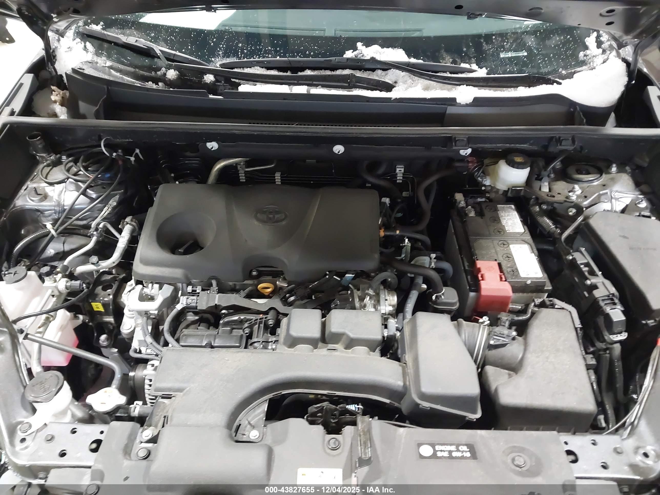 TOYOTA RAV4 image 10