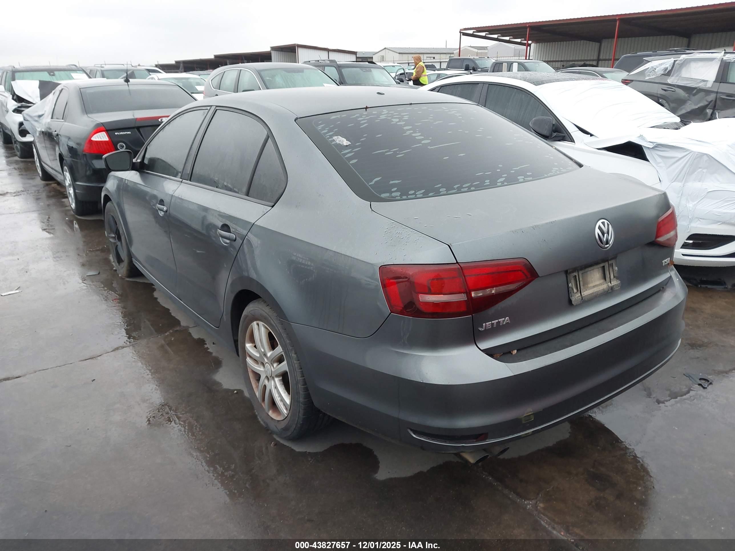 VOLKSWAGEN JETTA image 3