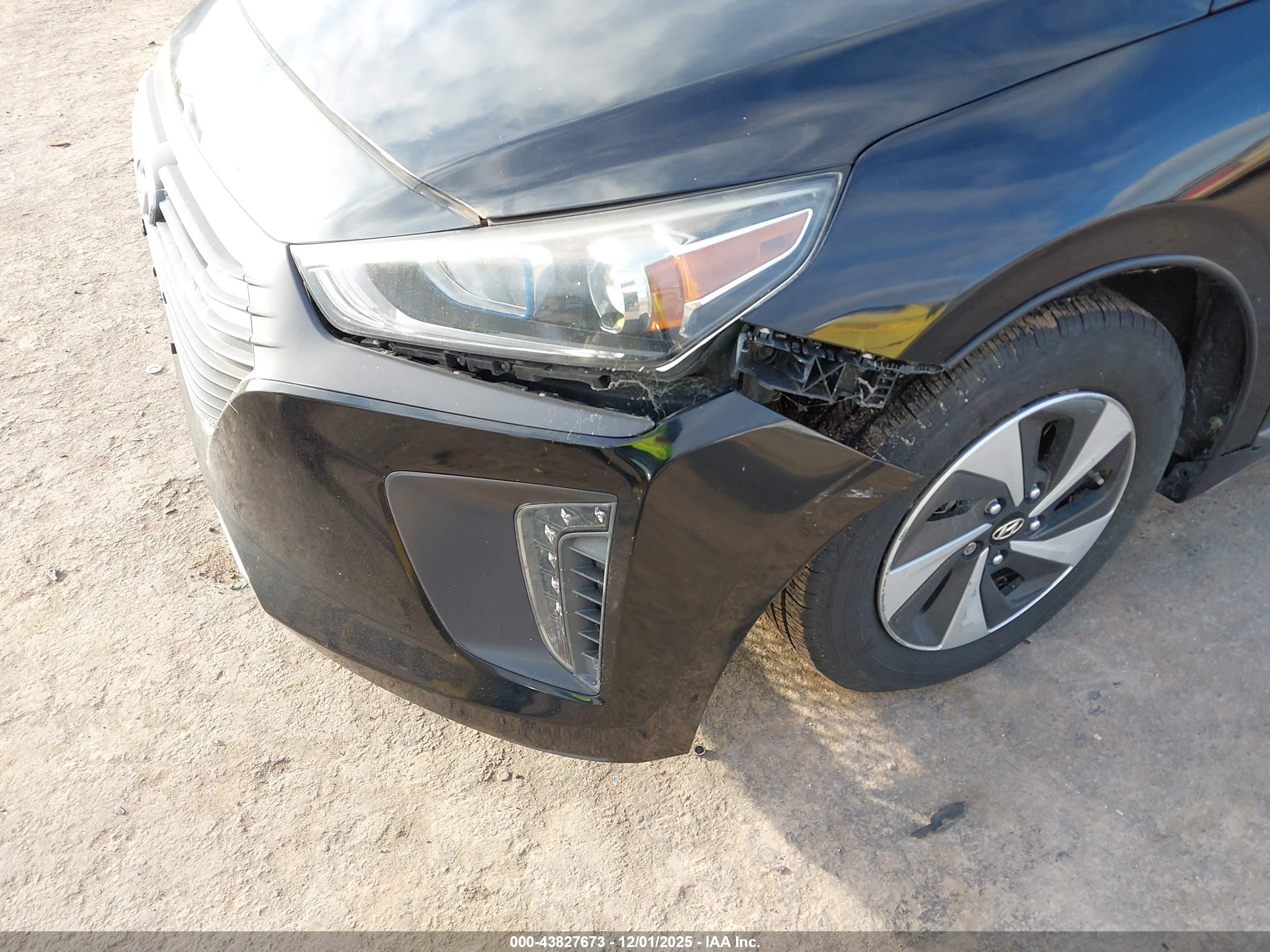 HYUNDAI IONIQ image 6