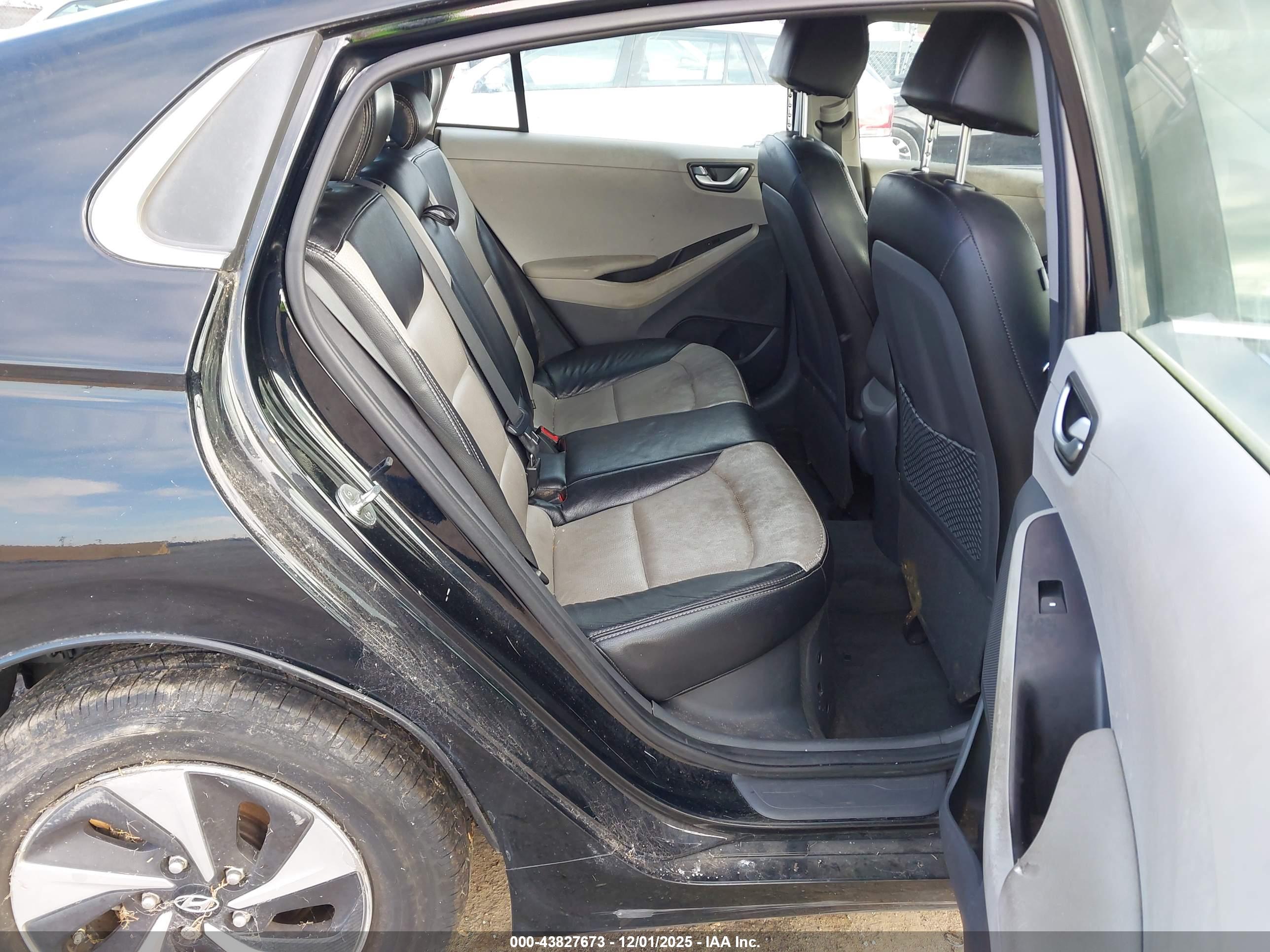 HYUNDAI IONIQ image 8