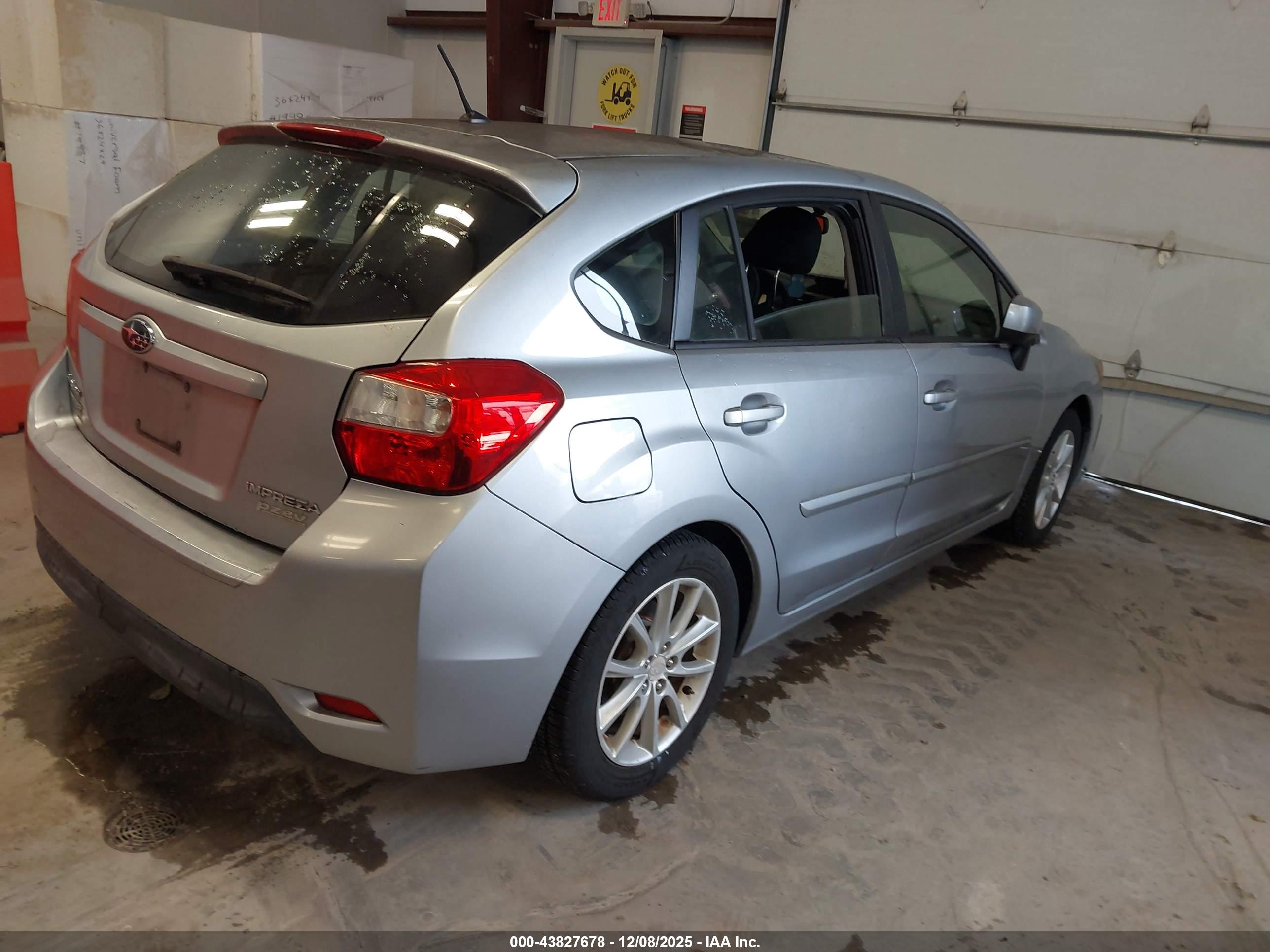 SUBARU IMPREZA image 4