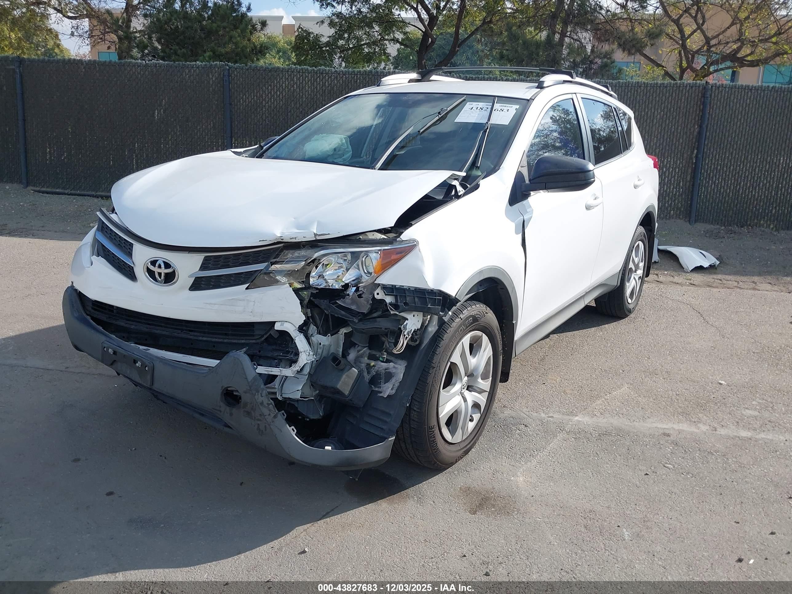TOYOTA RAV4 image 2