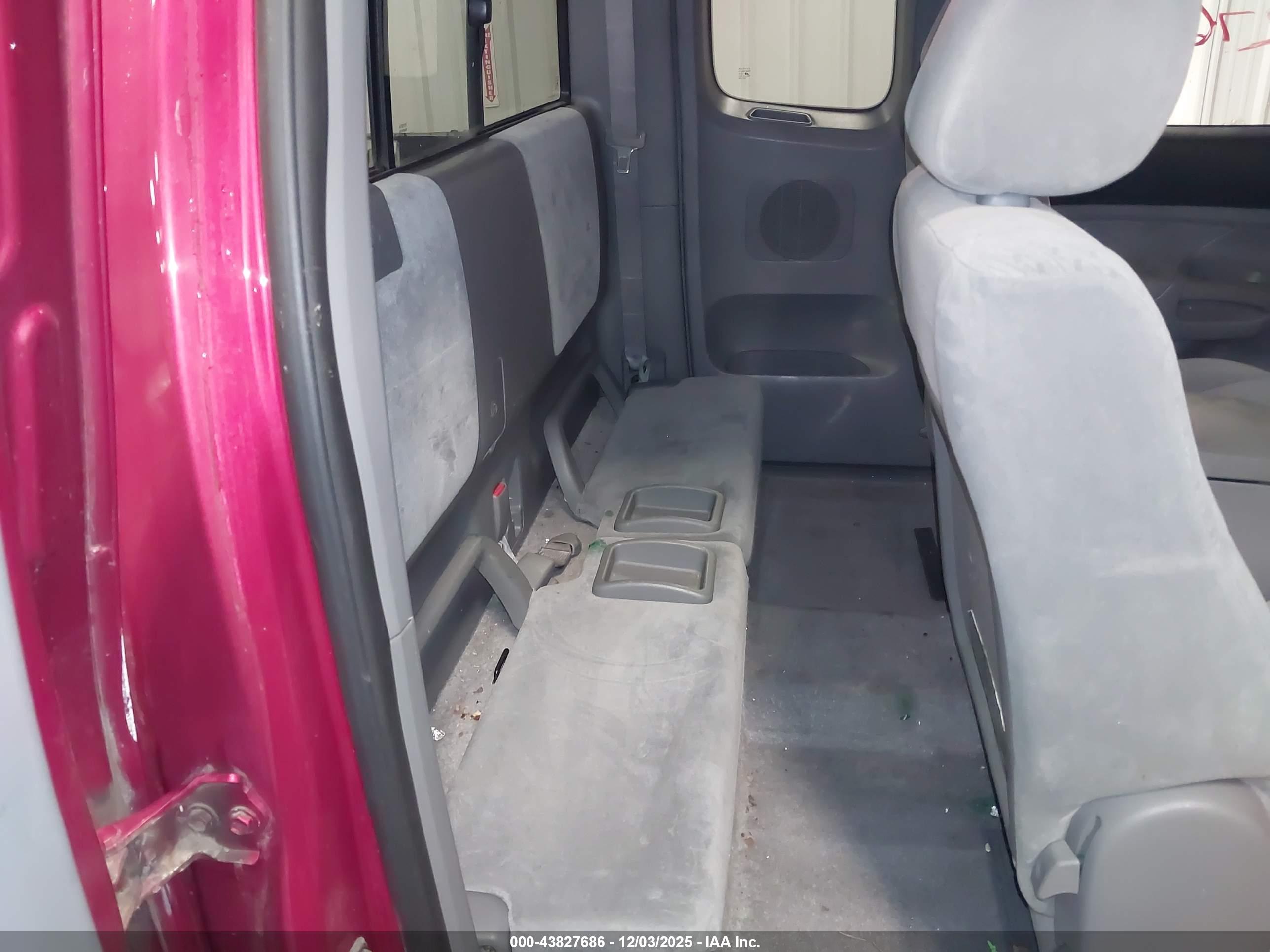 TOYOTA TACOMA image 8