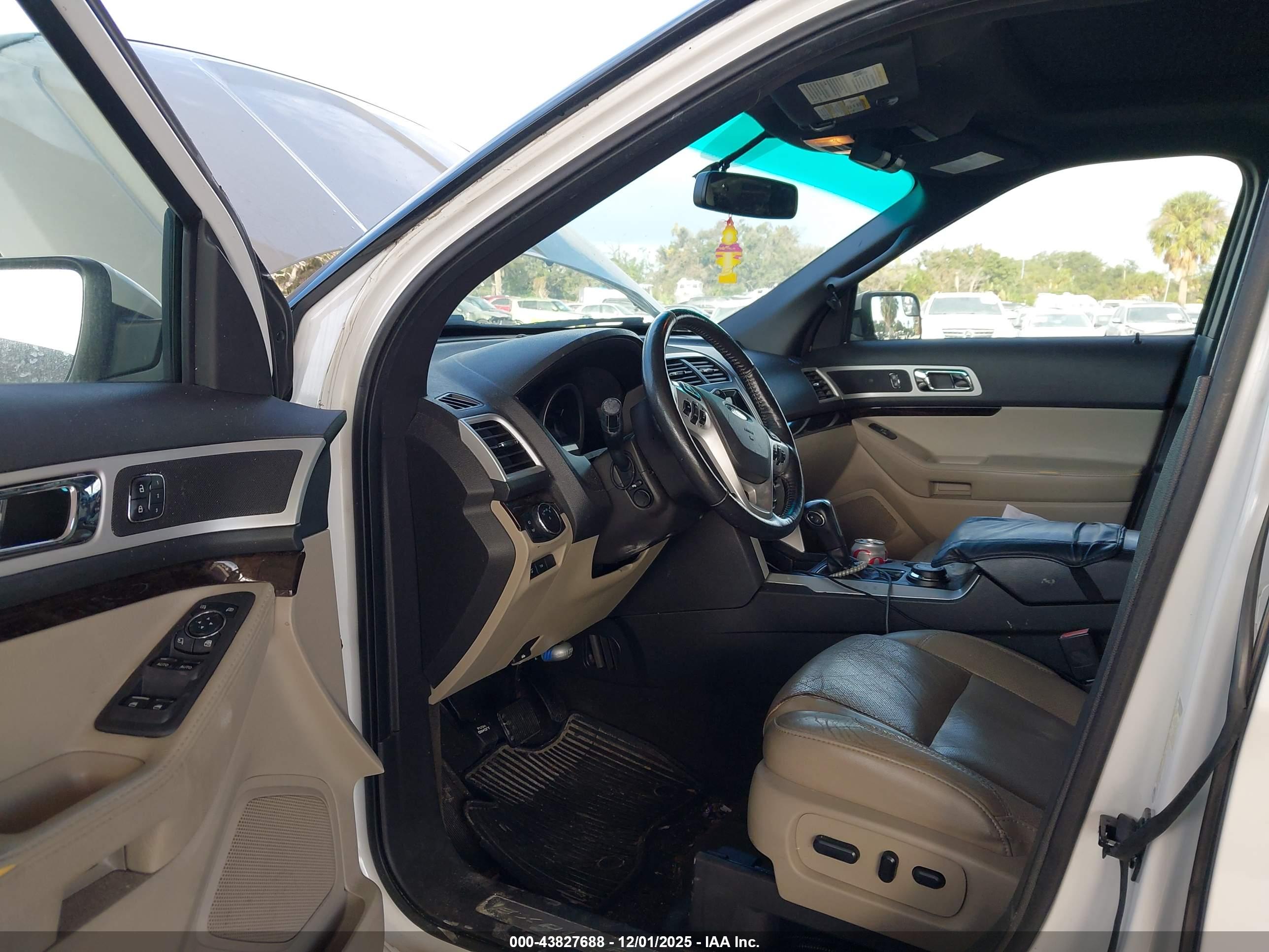 FORD EXPLORER image 5