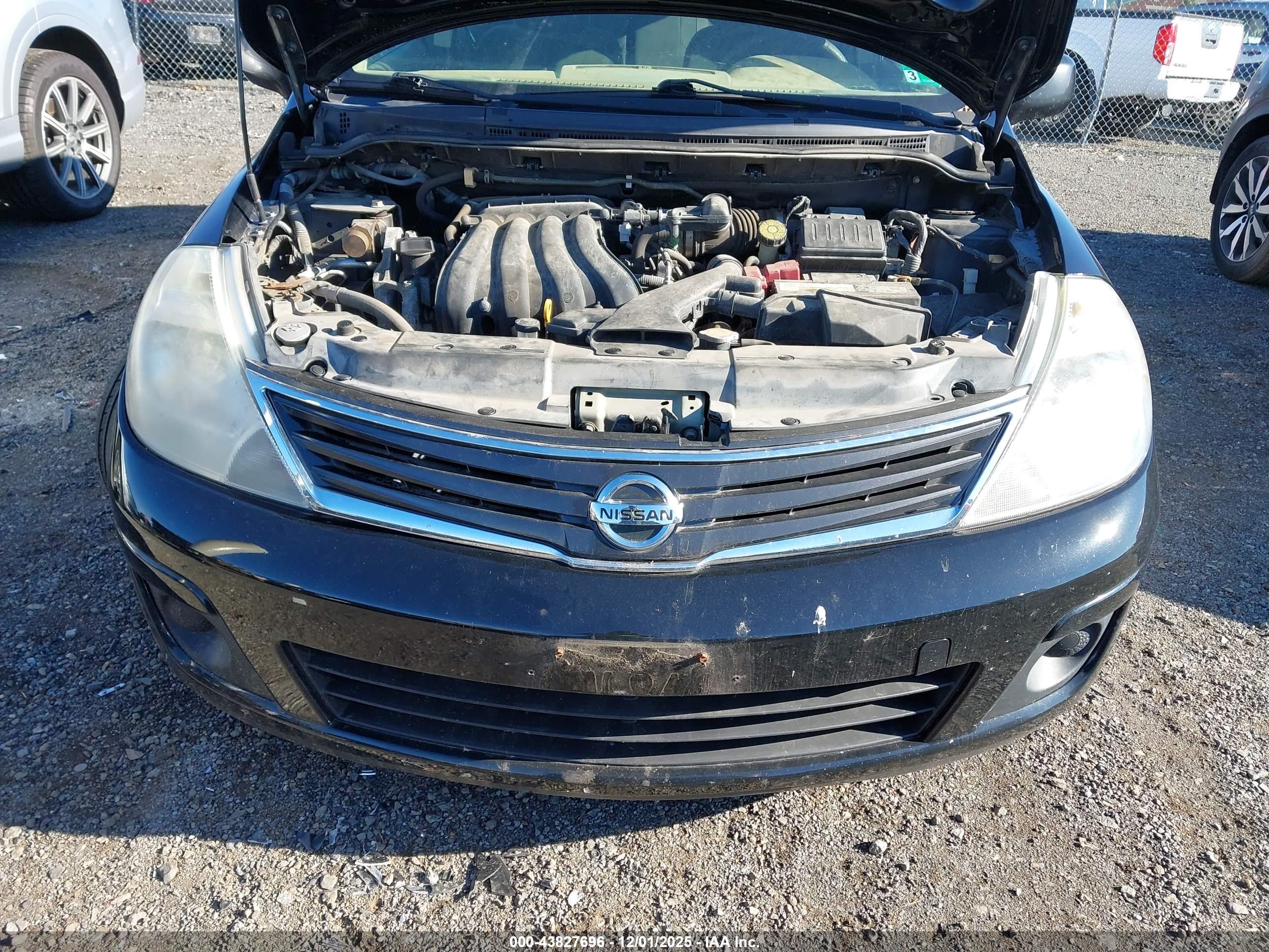 NISSAN VERSA image 6
