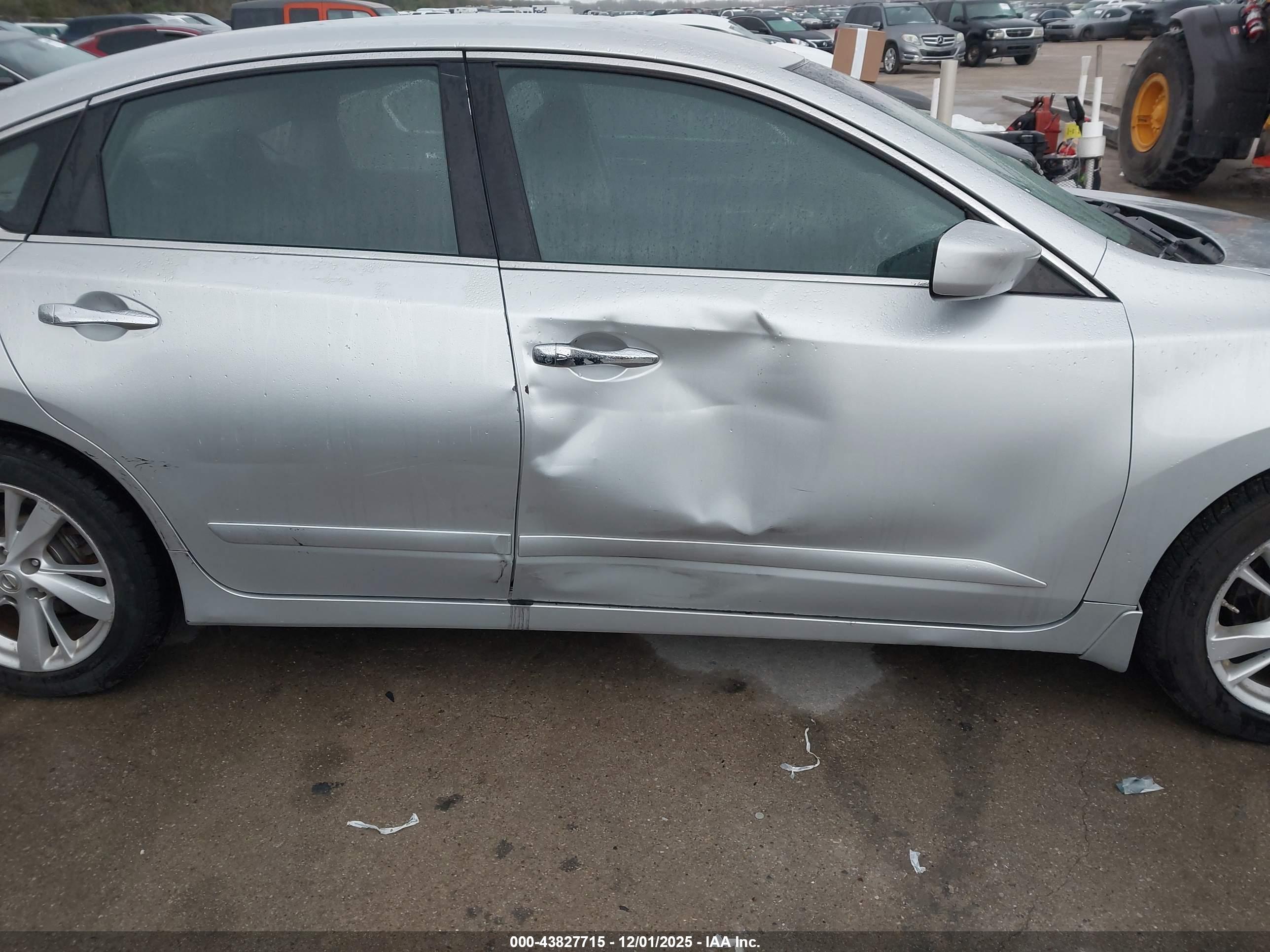 NISSAN ALTIMA image 6
