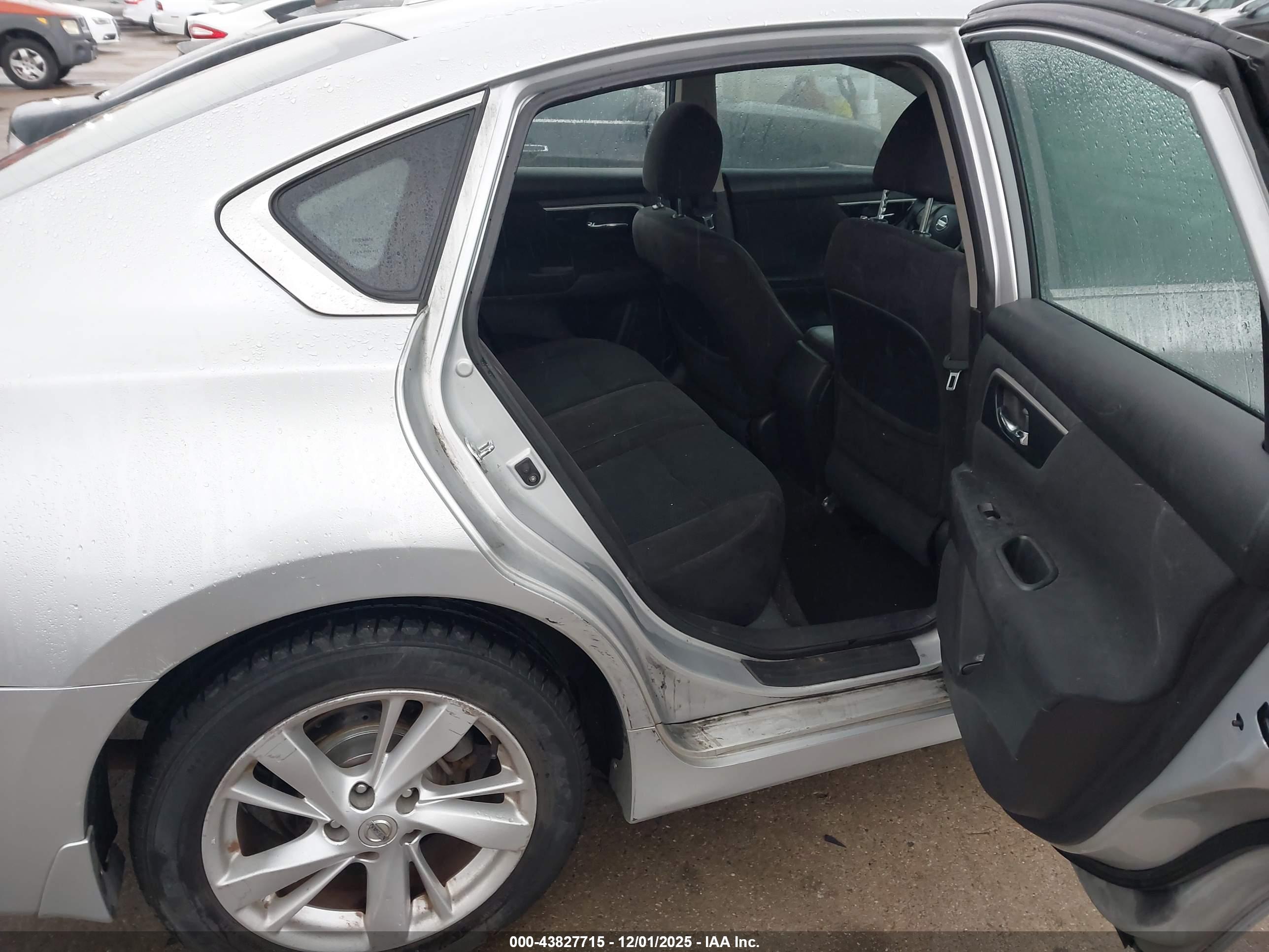 NISSAN ALTIMA image 8