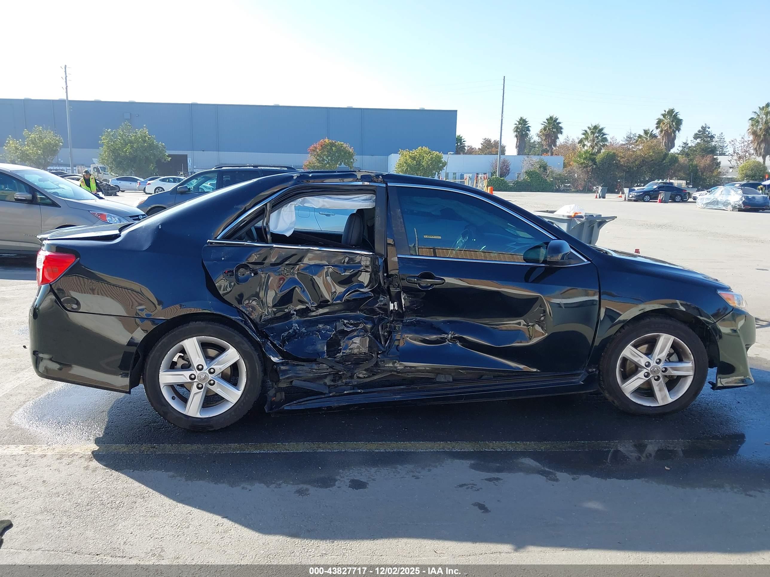TOYOTA CAMRY image 6