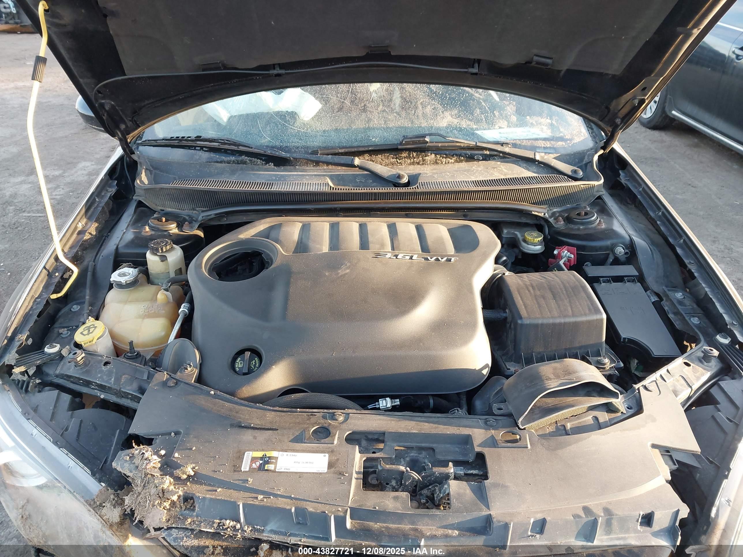 CHRYSLER 200 image 10