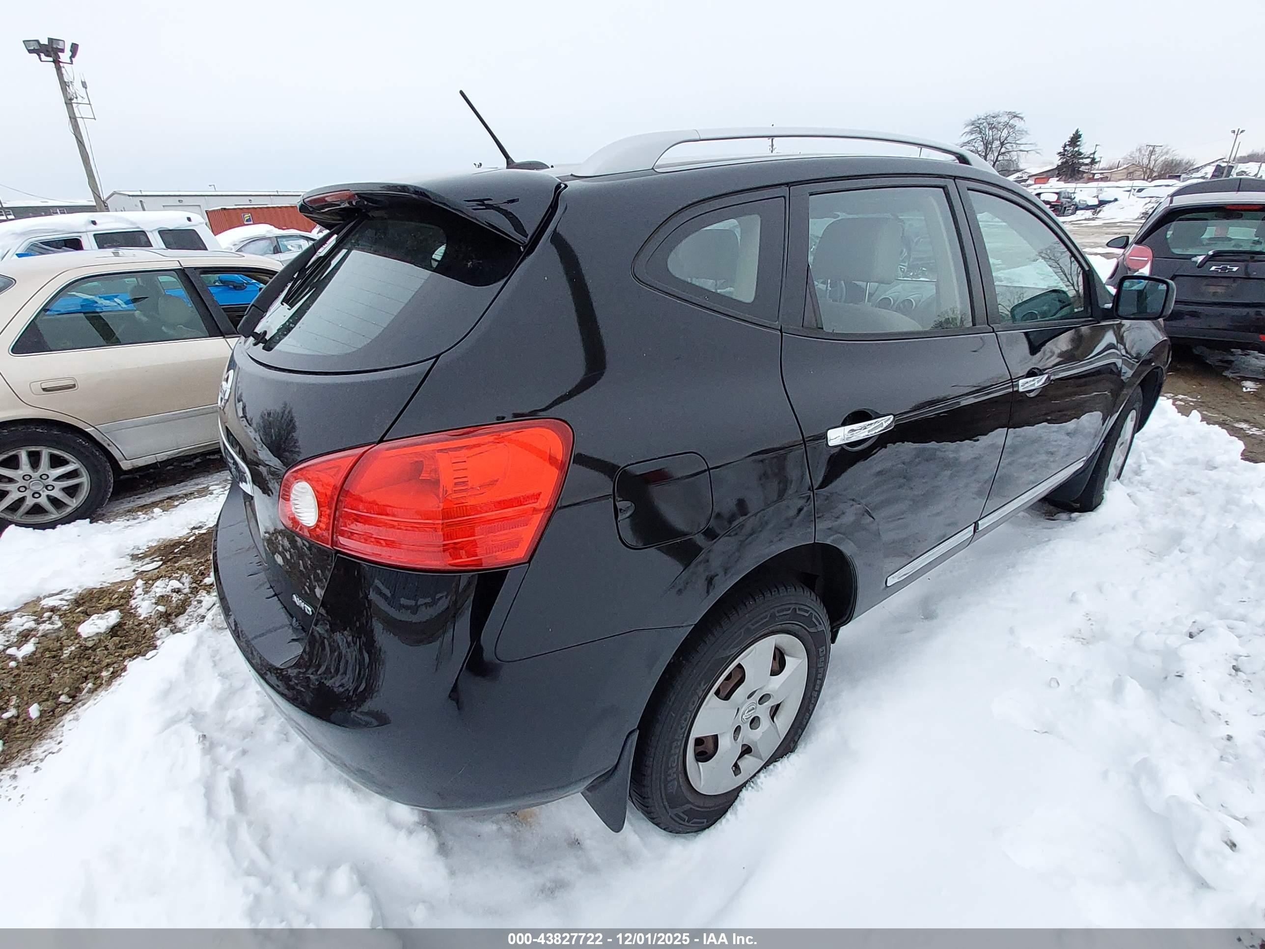 NISSAN ROGUE image 4