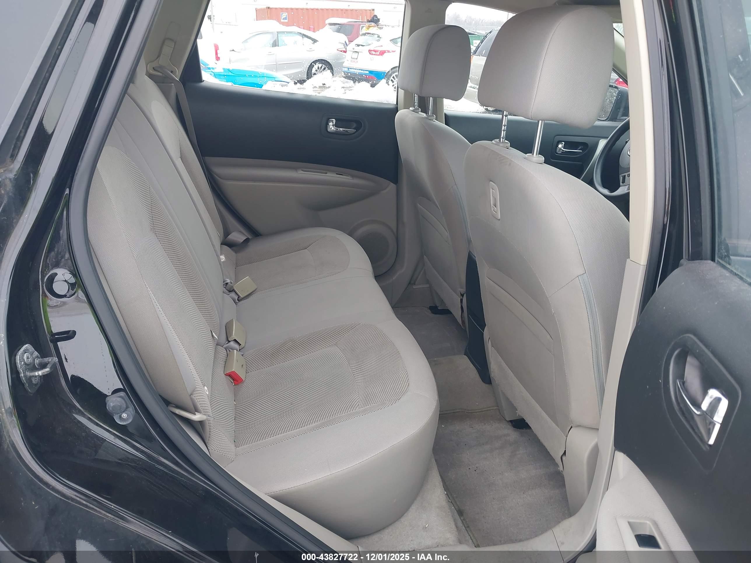 NISSAN ROGUE image 8