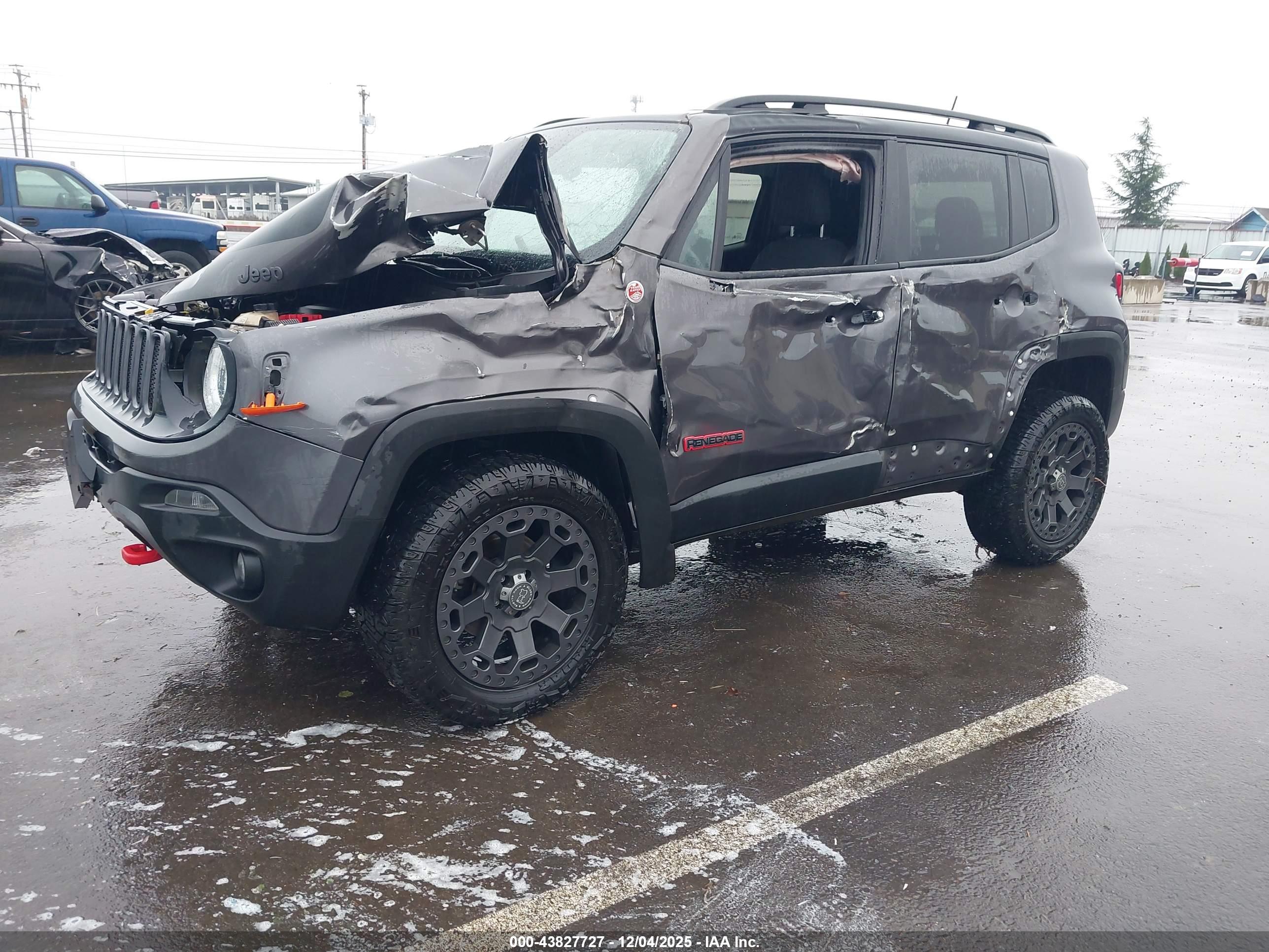 JEEP RENEGADE image 2