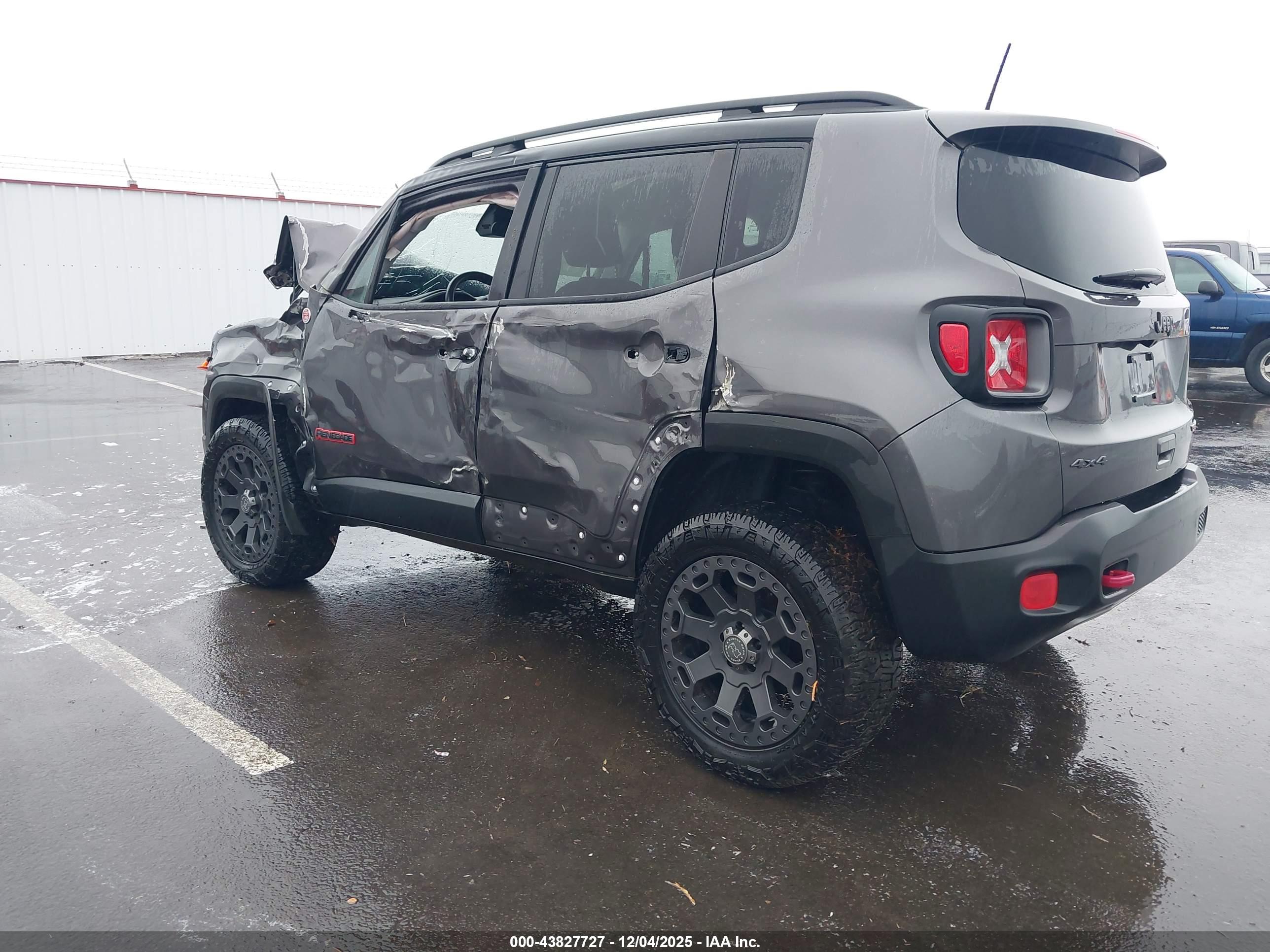 JEEP RENEGADE image 3