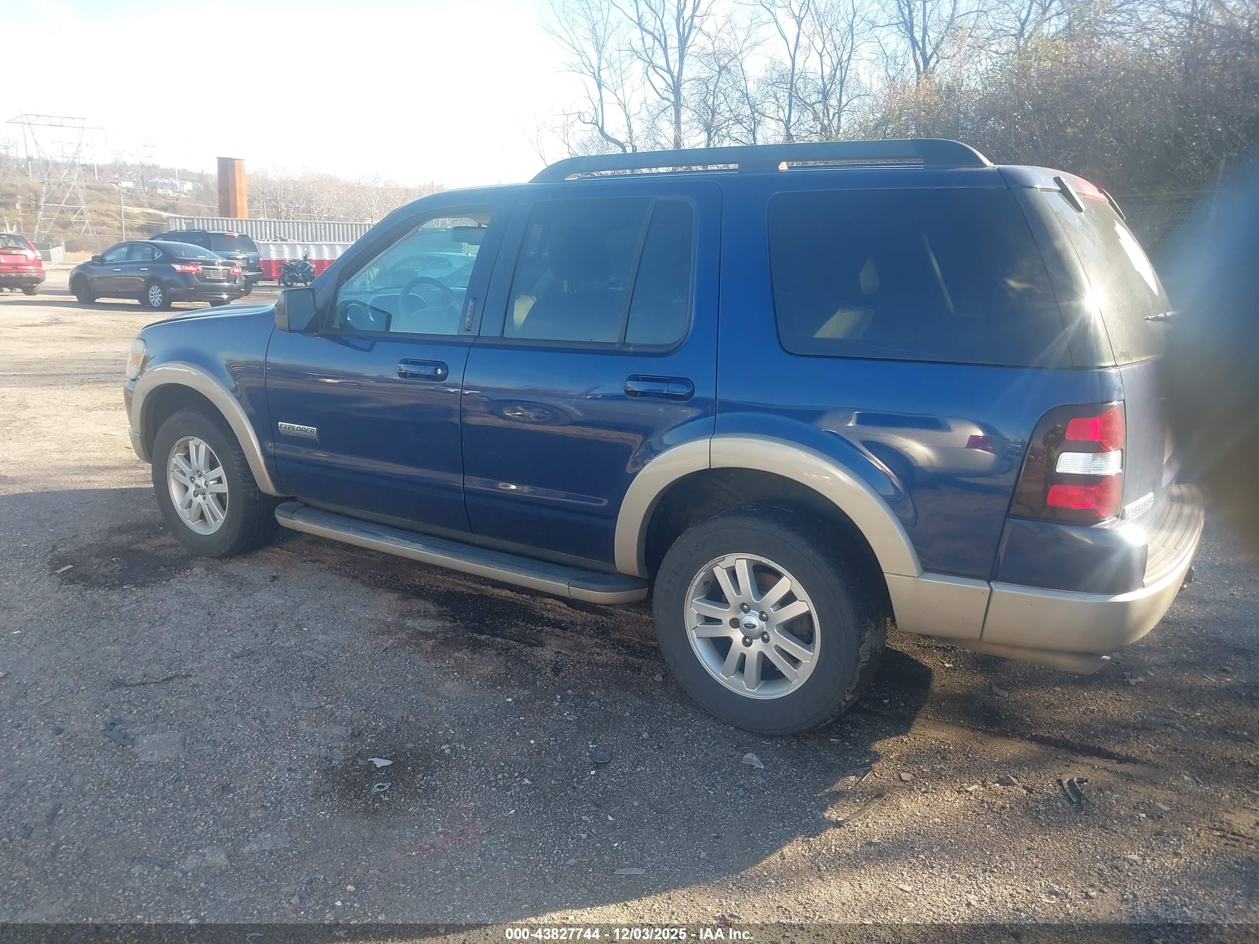 FORD EXPLORER image 3