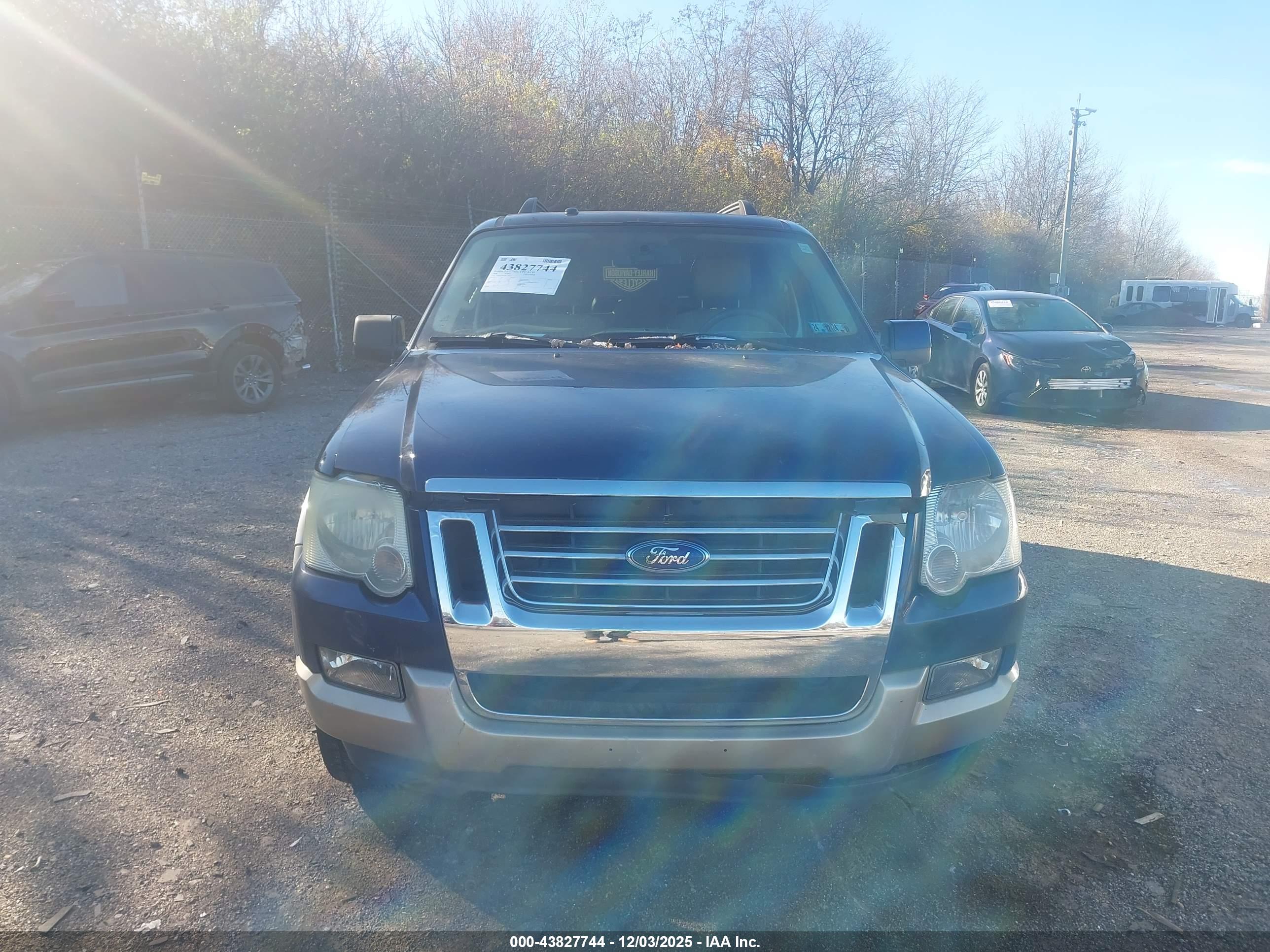 FORD EXPLORER image 6