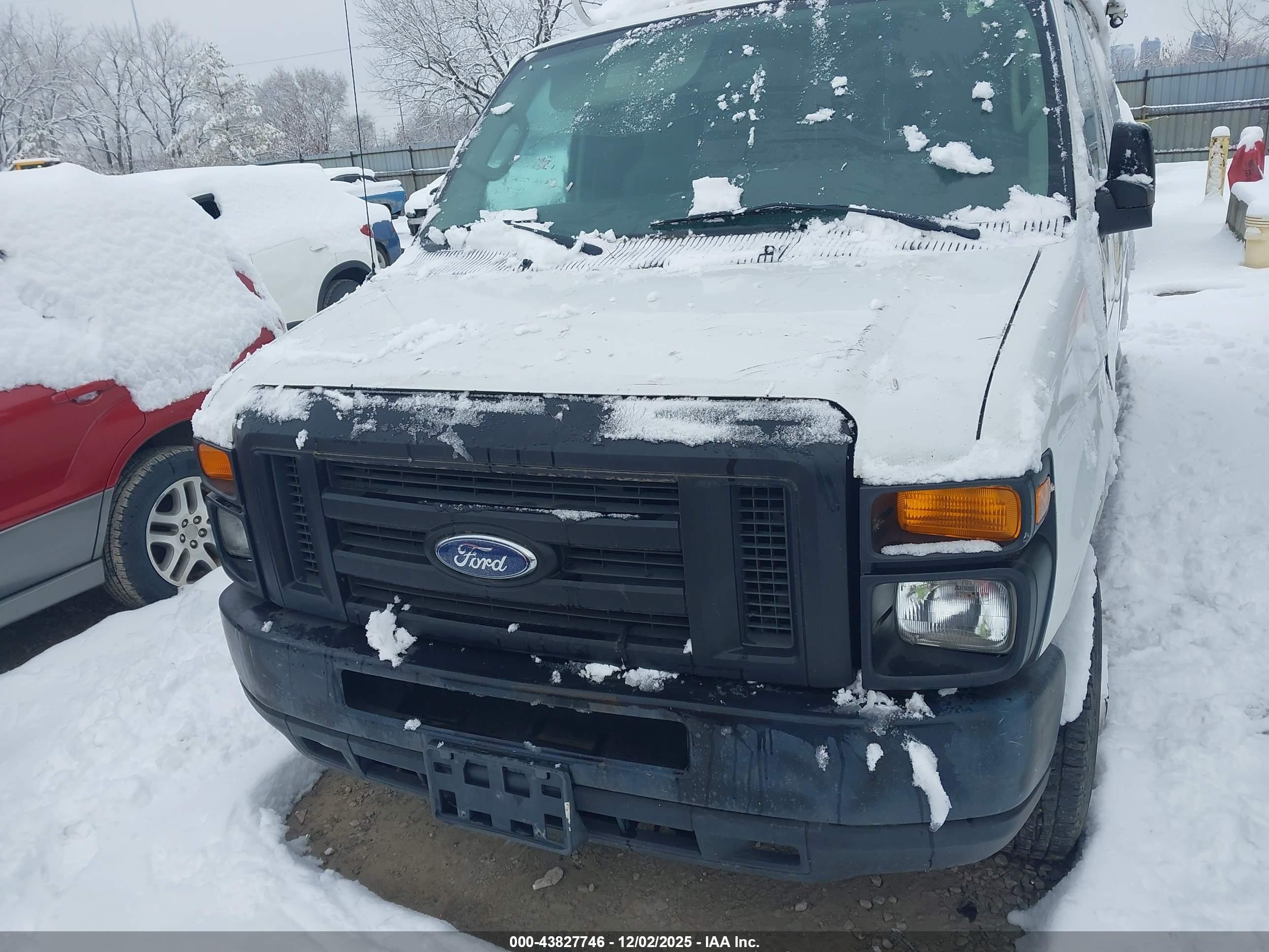 FORD E-150 image 6