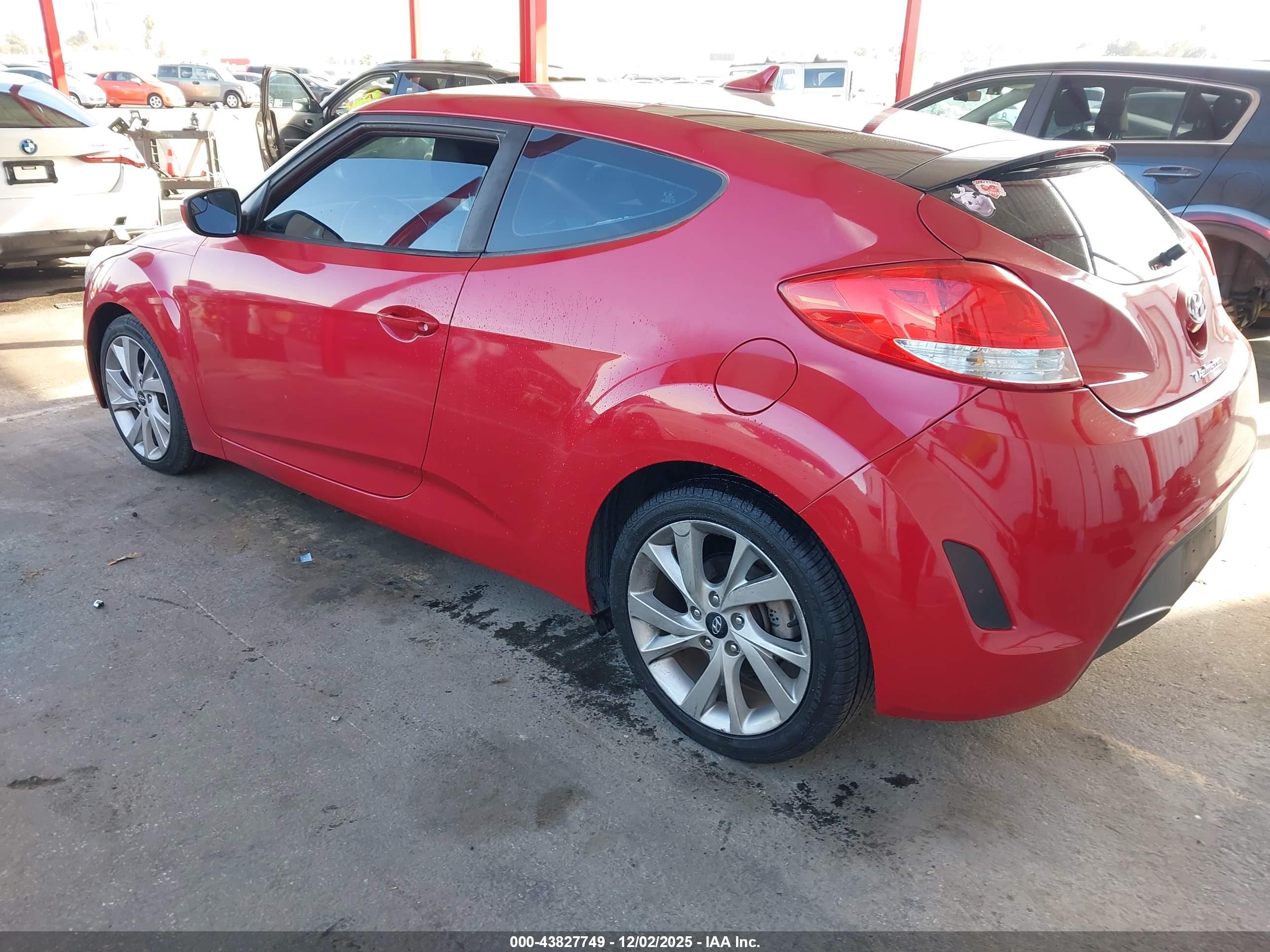 HYUNDAI VELOSTER image 3