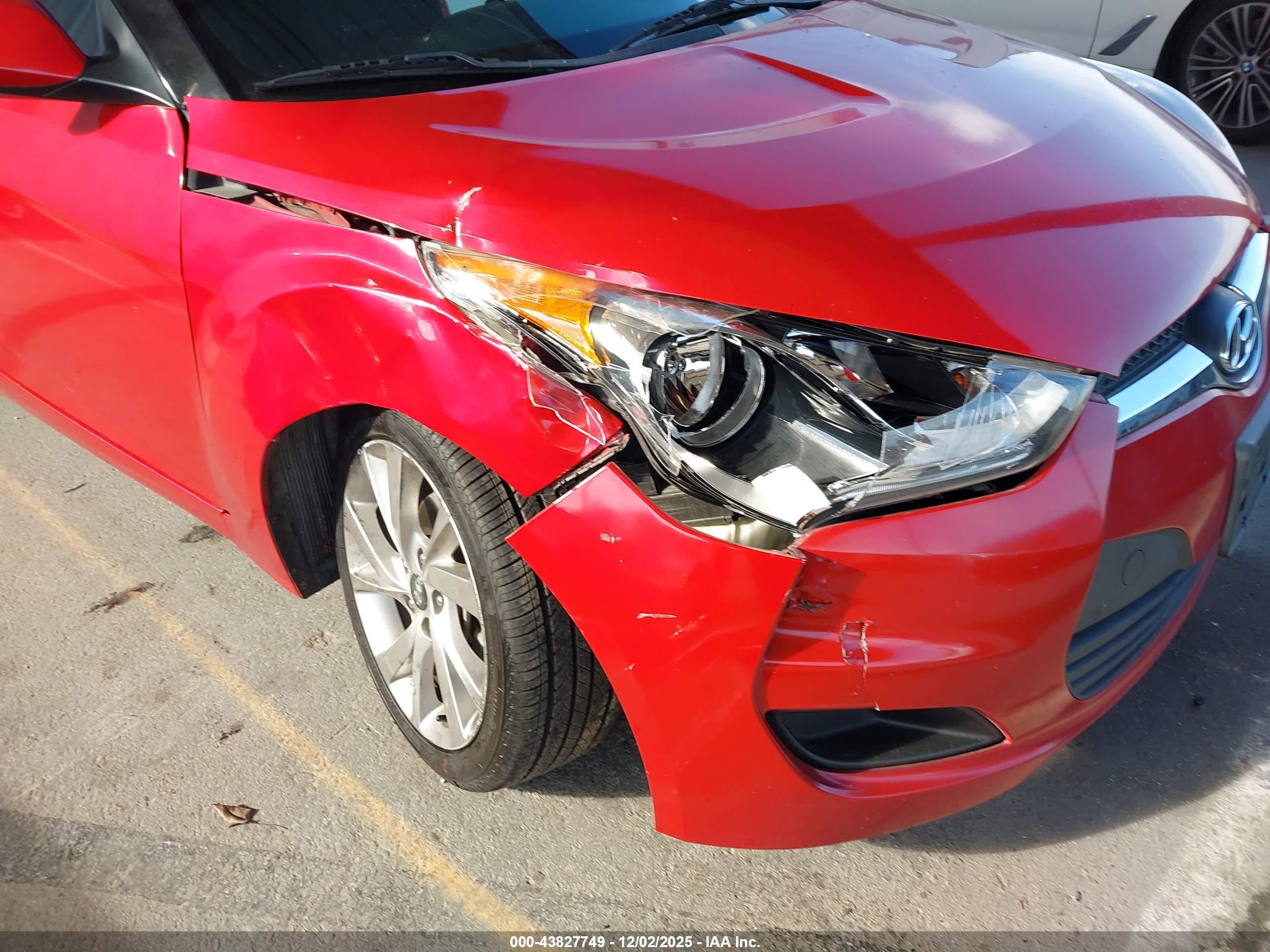 HYUNDAI VELOSTER image 6