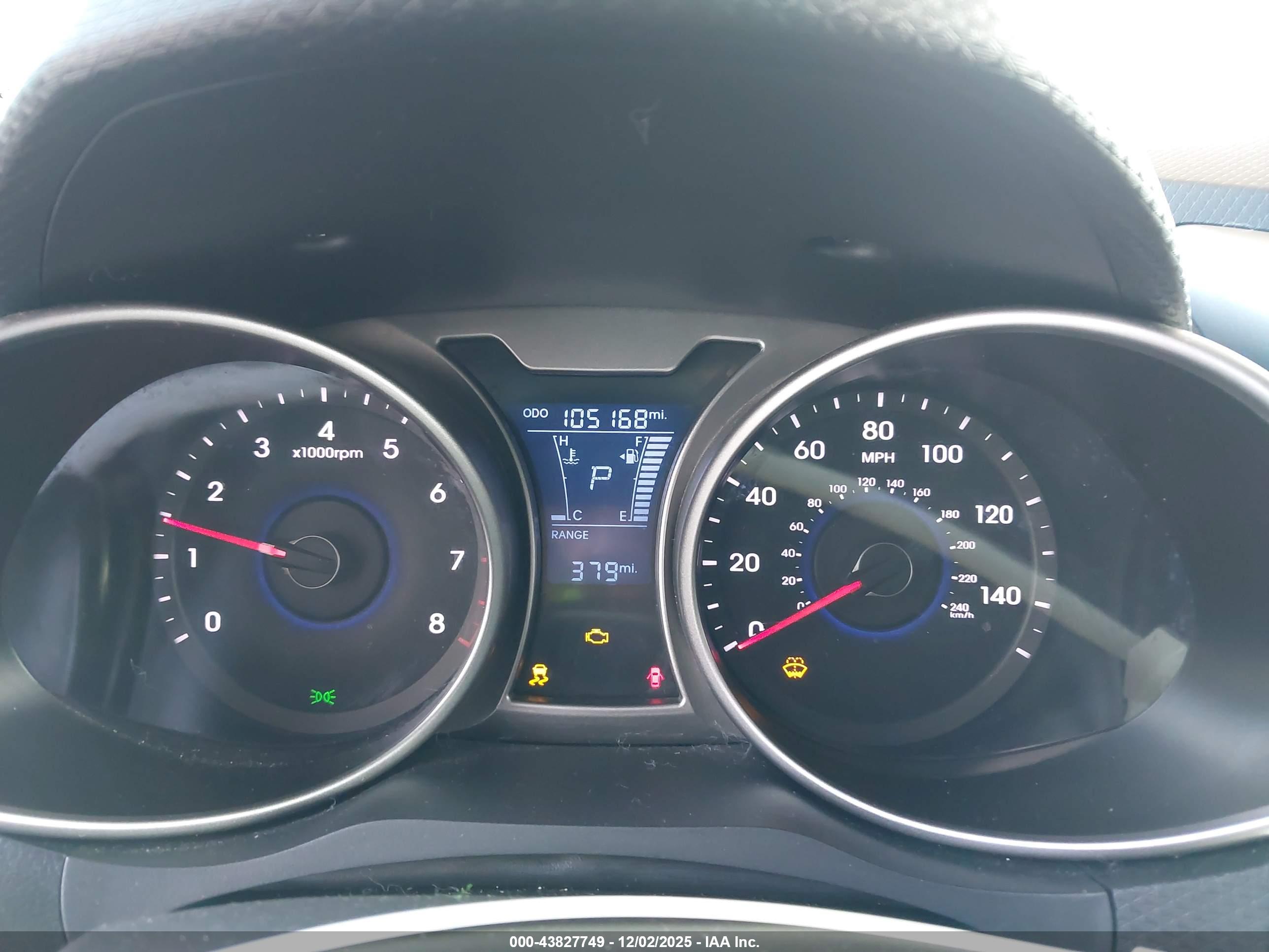 HYUNDAI VELOSTER image 7