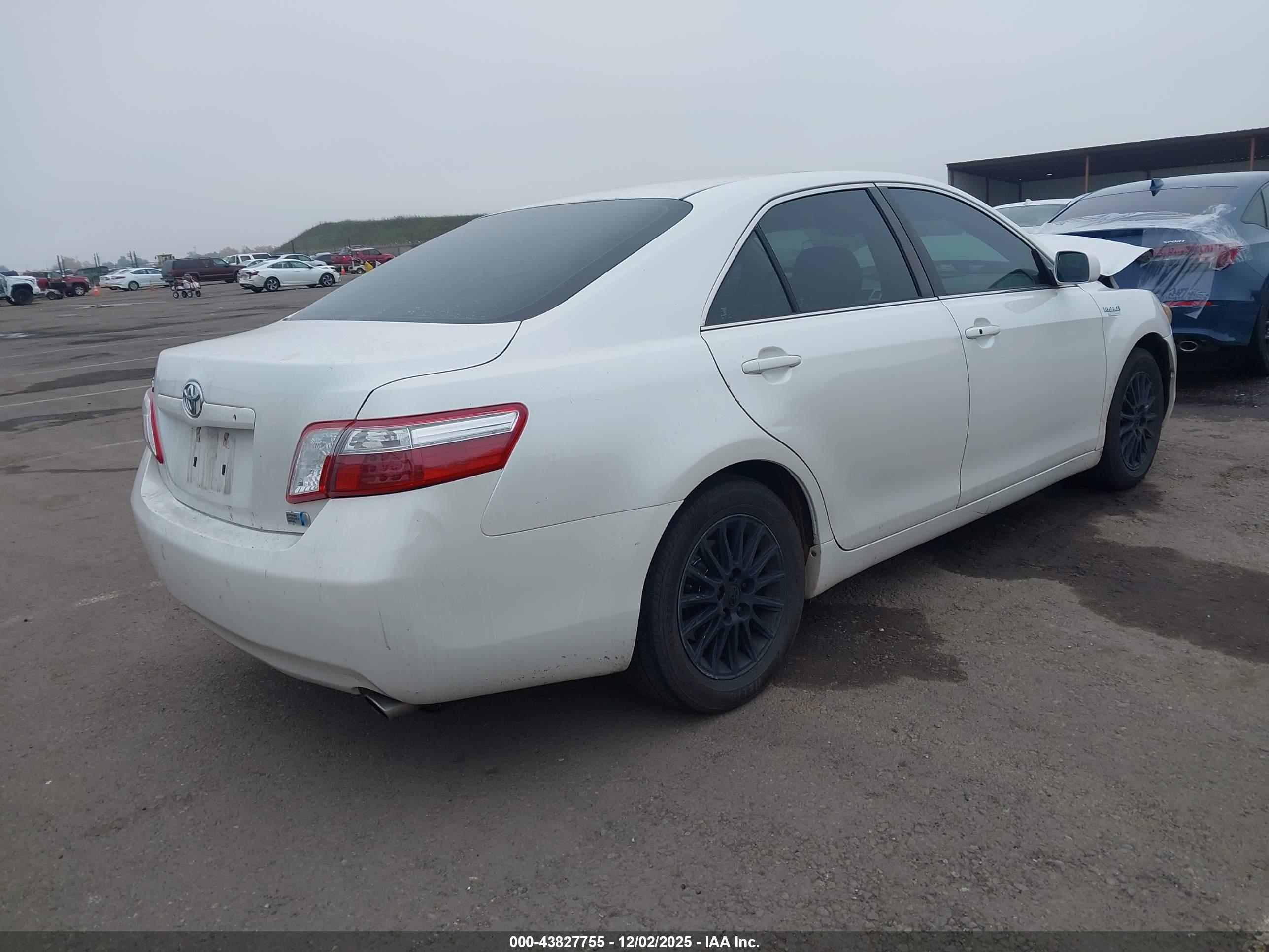 TOYOTA CAMRY image 4