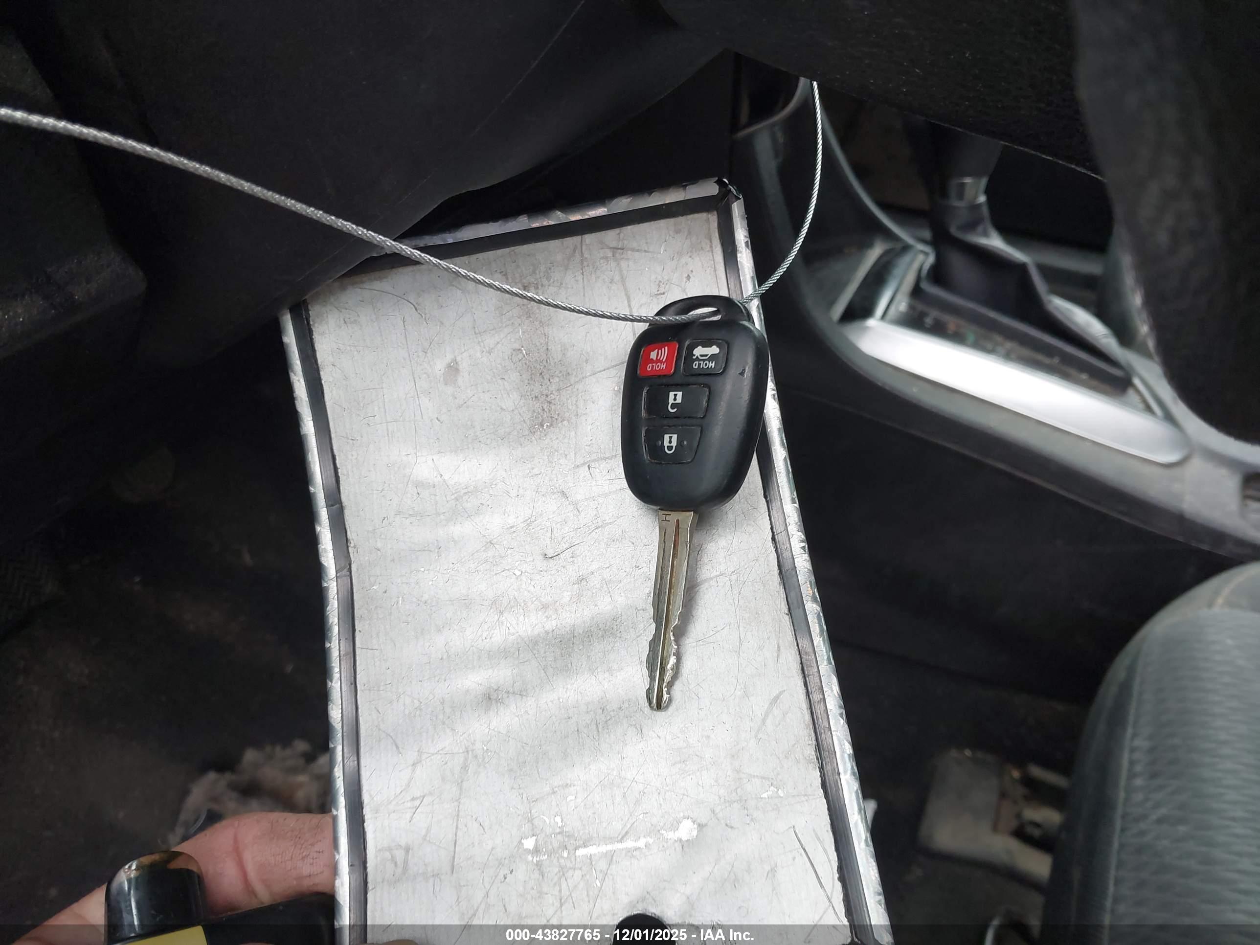 TOYOTA COROLLA image 11