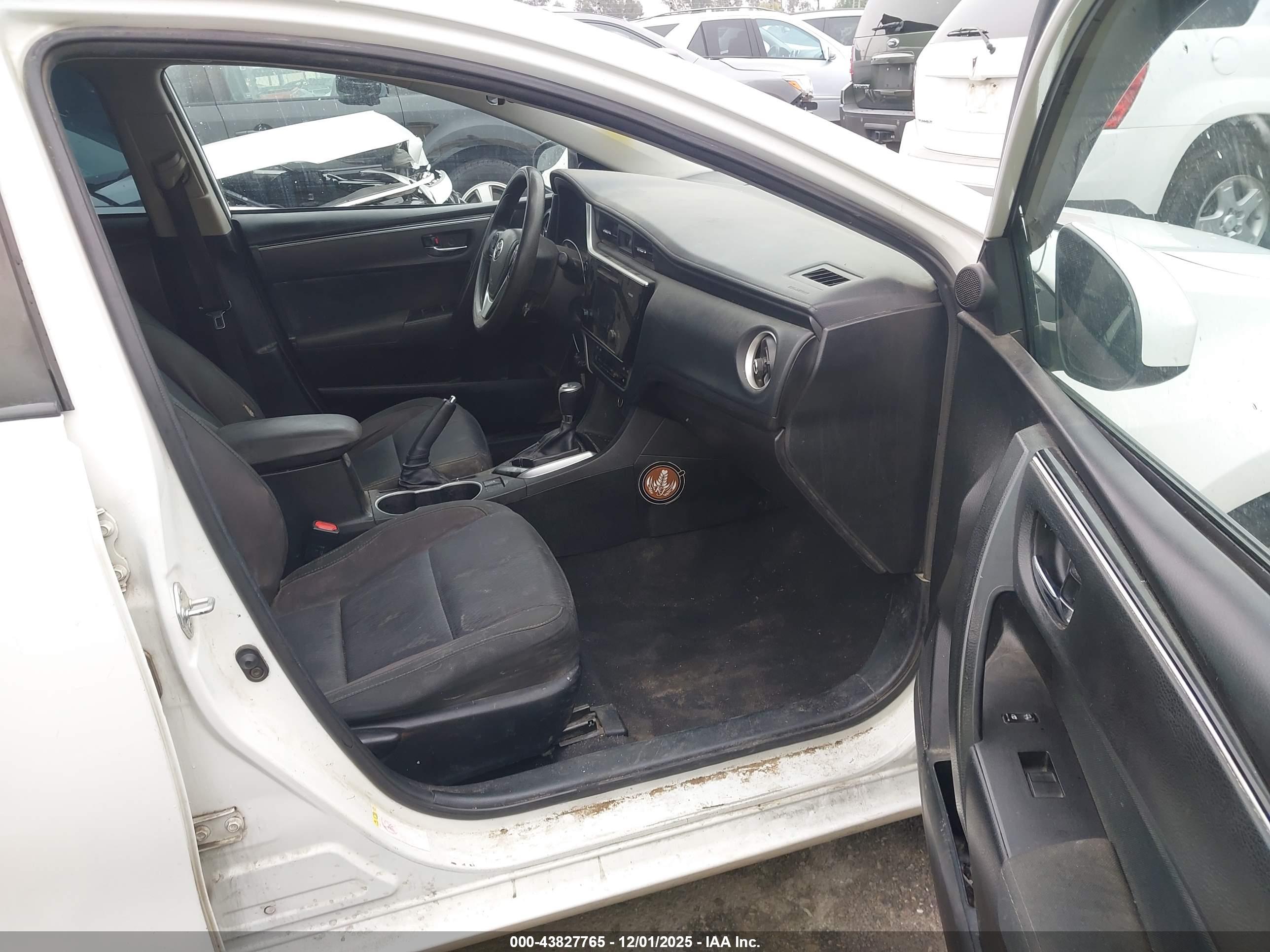TOYOTA COROLLA image 5